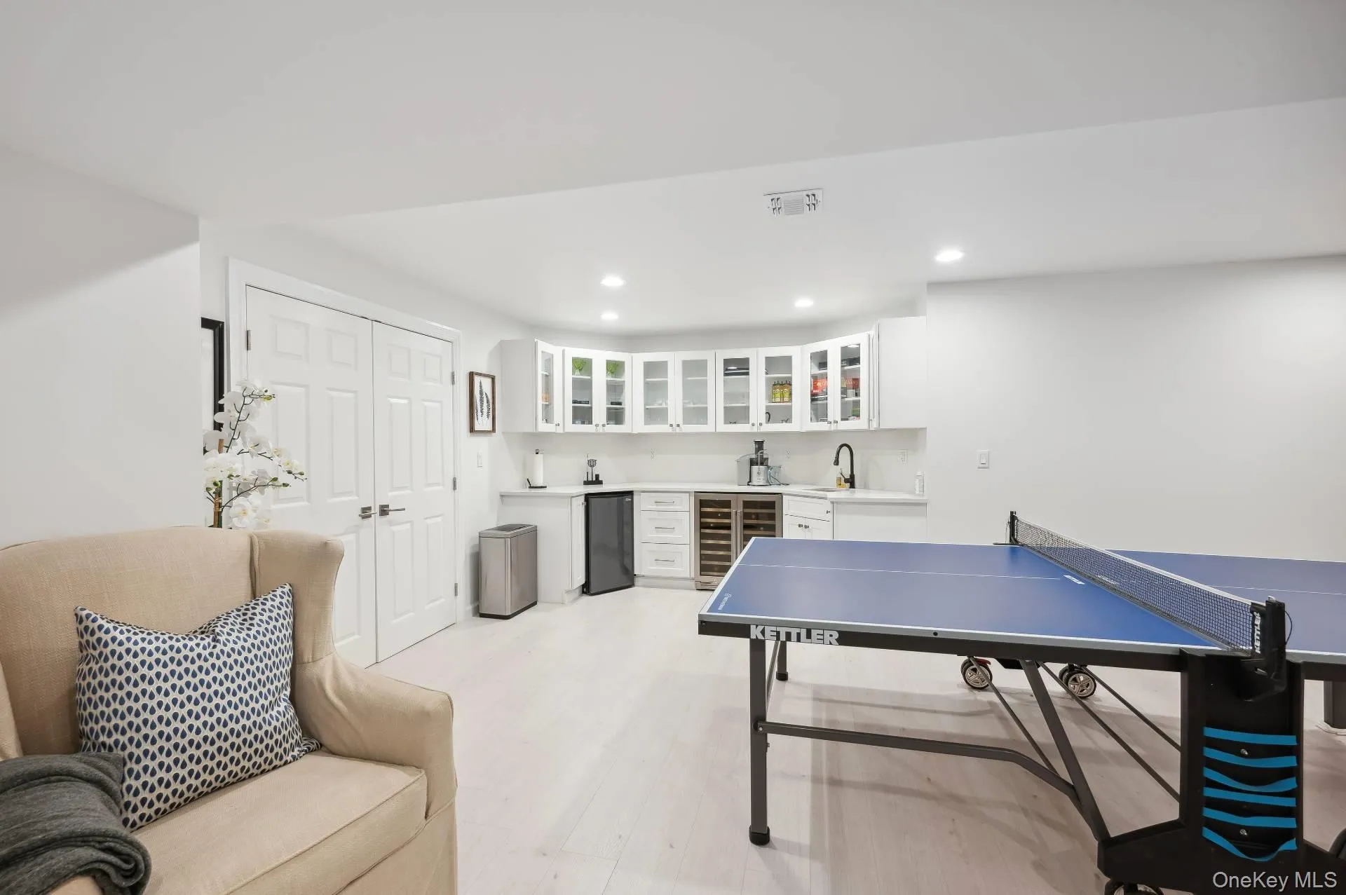 131 Flying Point Road, Southampton, NY, 5 Bedrooms Bedrooms, 14 Rooms Rooms,7 BathroomsBathrooms,Residential Lease,For Rent,Flying Point,0,1014269 131 Flying Point Road, Southampton, NY, 5 Bedrooms Bedrooms, 14 Rooms Rooms,7 BathroomsBathrooms,Residential Lease,For Rent,Flying Point,0,1014269