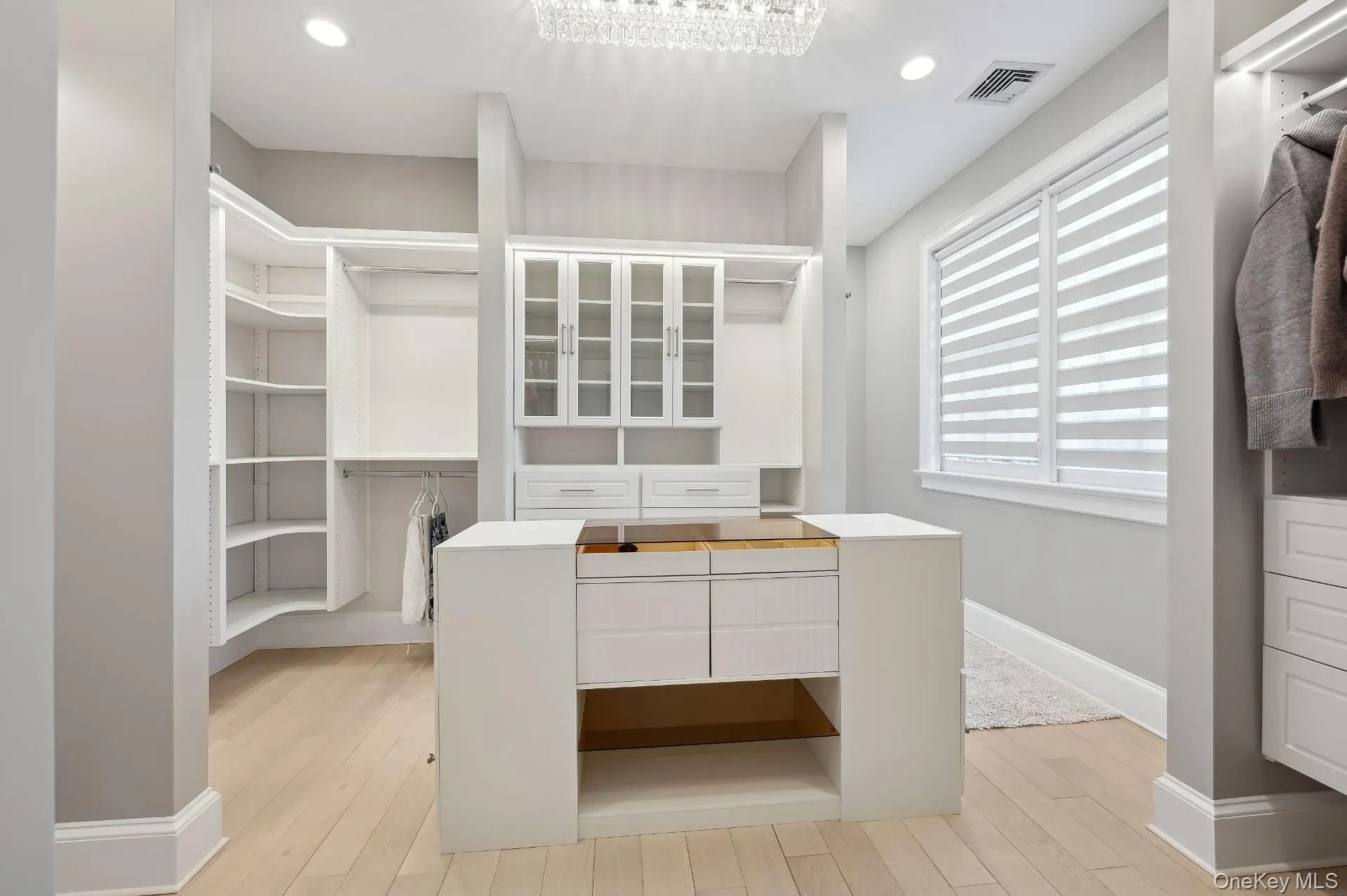 131 Flying Point Road, Southampton, NY, 5 Bedrooms Bedrooms, 14 Rooms Rooms,7 BathroomsBathrooms,Residential Lease,For Rent,Flying Point,0,1014269 131 Flying Point Road, Southampton, NY, 5 Bedrooms Bedrooms, 14 Rooms Rooms,7 BathroomsBathrooms,Residential Lease,For Rent,Flying Point,0,1014269