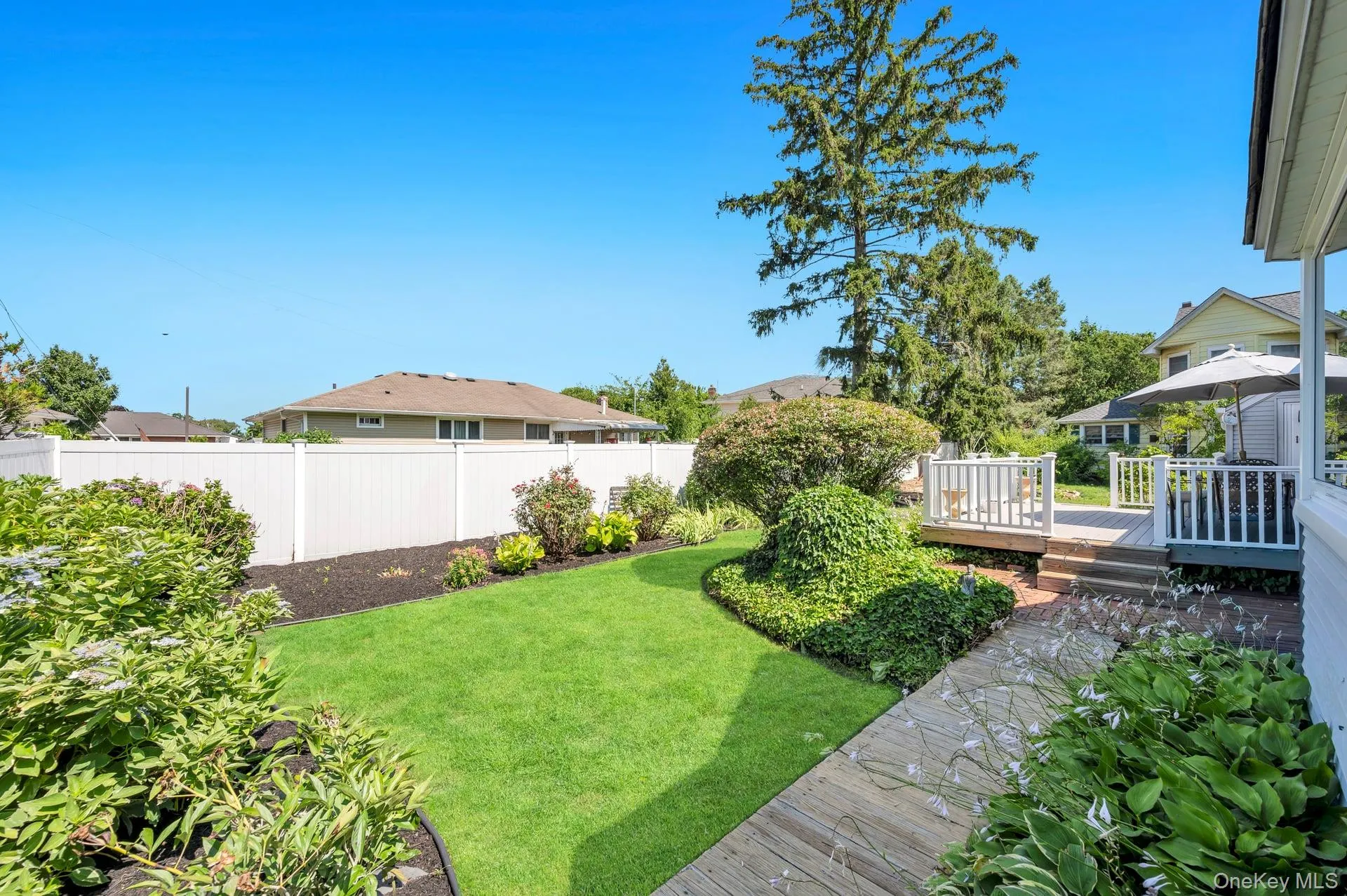 7 Albers Lane, Oyster Bay, NY, 3 Bedrooms Bedrooms, 6 Rooms Rooms,2 BathroomsBathrooms,Residential,For Rent,Albers,0,1014270 7 Albers Lane, Oyster Bay, NY, 3 Bedrooms Bedrooms, 6 Rooms Rooms,2 BathroomsBathrooms,Residential,For Rent,Albers,0,1014270