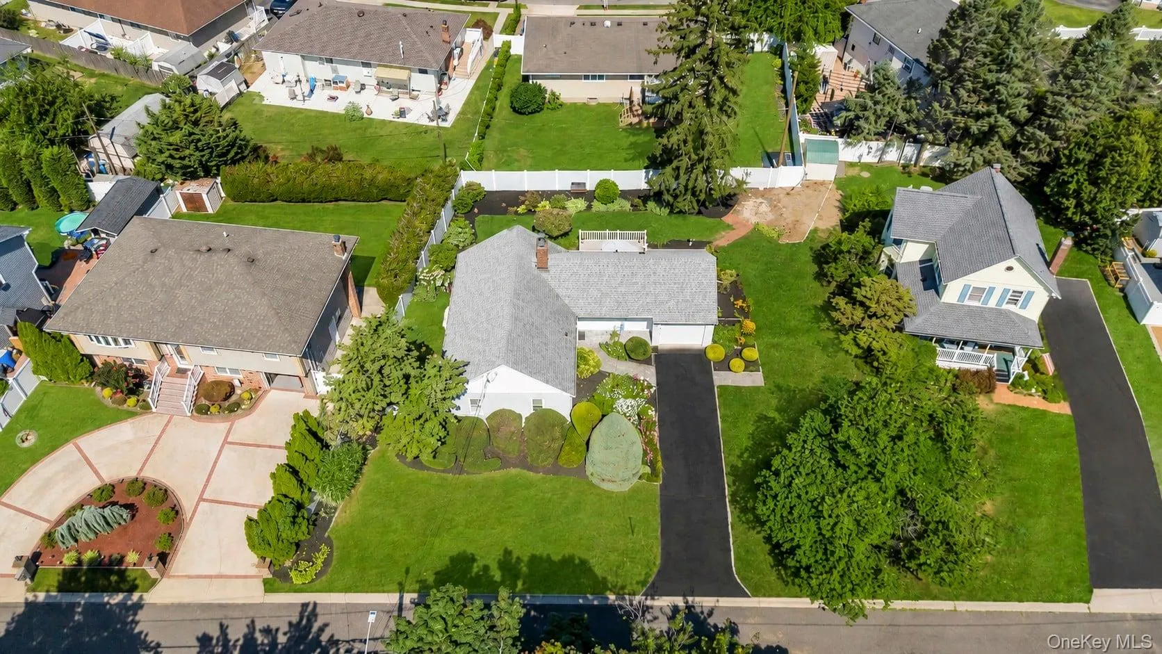 7 Albers Lane, Oyster Bay, NY, 3 Bedrooms Bedrooms, 6 Rooms Rooms,2 BathroomsBathrooms,Residential,For Rent,Albers,0,1014270 7 Albers Lane, Oyster Bay, NY, 3 Bedrooms Bedrooms, 6 Rooms Rooms,2 BathroomsBathrooms,Residential,For Rent,Albers,0,1014270