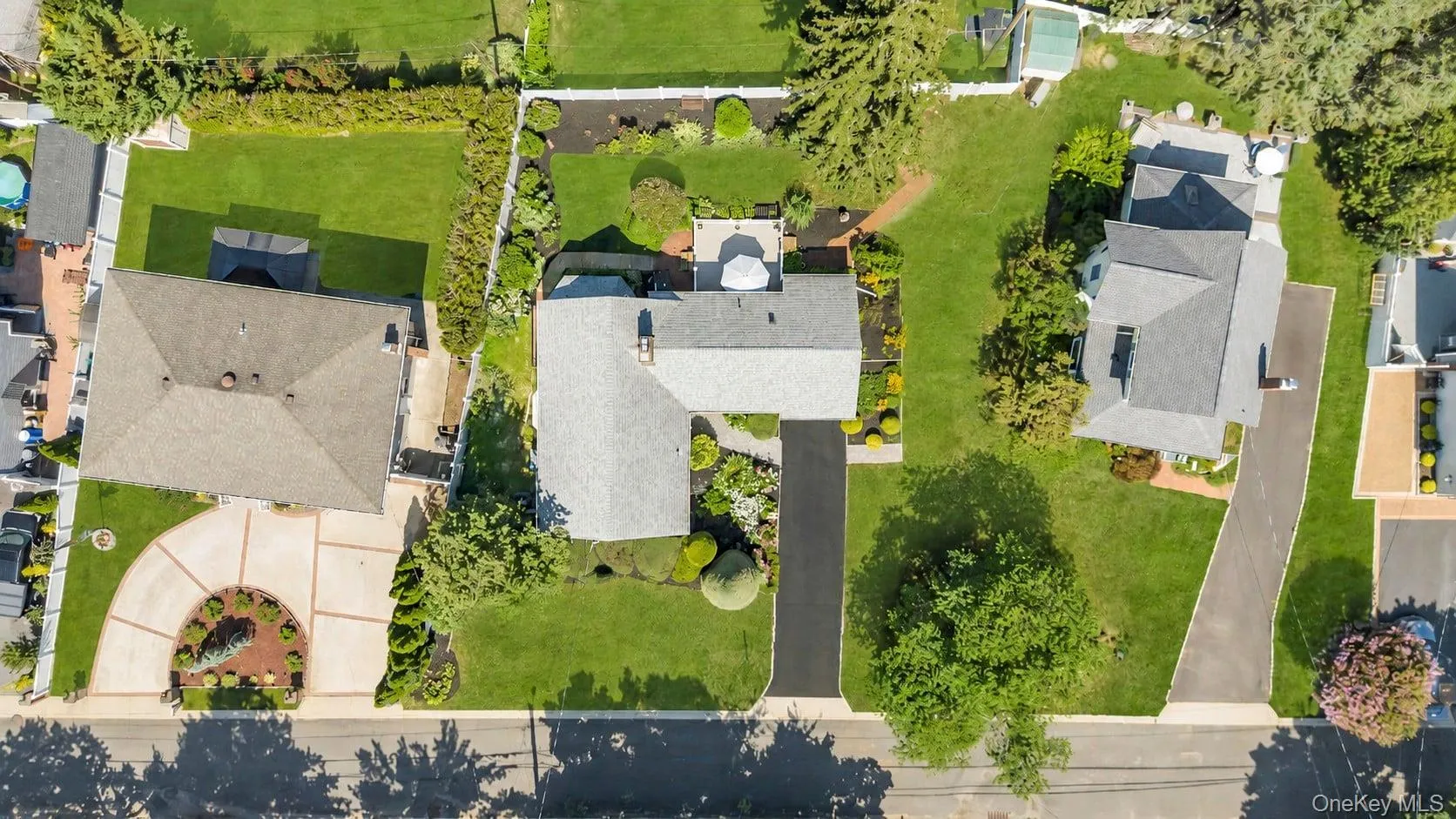 7 Albers Lane, Oyster Bay, NY, 3 Bedrooms Bedrooms, 6 Rooms Rooms,2 BathroomsBathrooms,Residential,For Rent,Albers,0,1014270 7 Albers Lane, Oyster Bay, NY, 3 Bedrooms Bedrooms, 6 Rooms Rooms,2 BathroomsBathrooms,Residential,For Rent,Albers,0,1014270