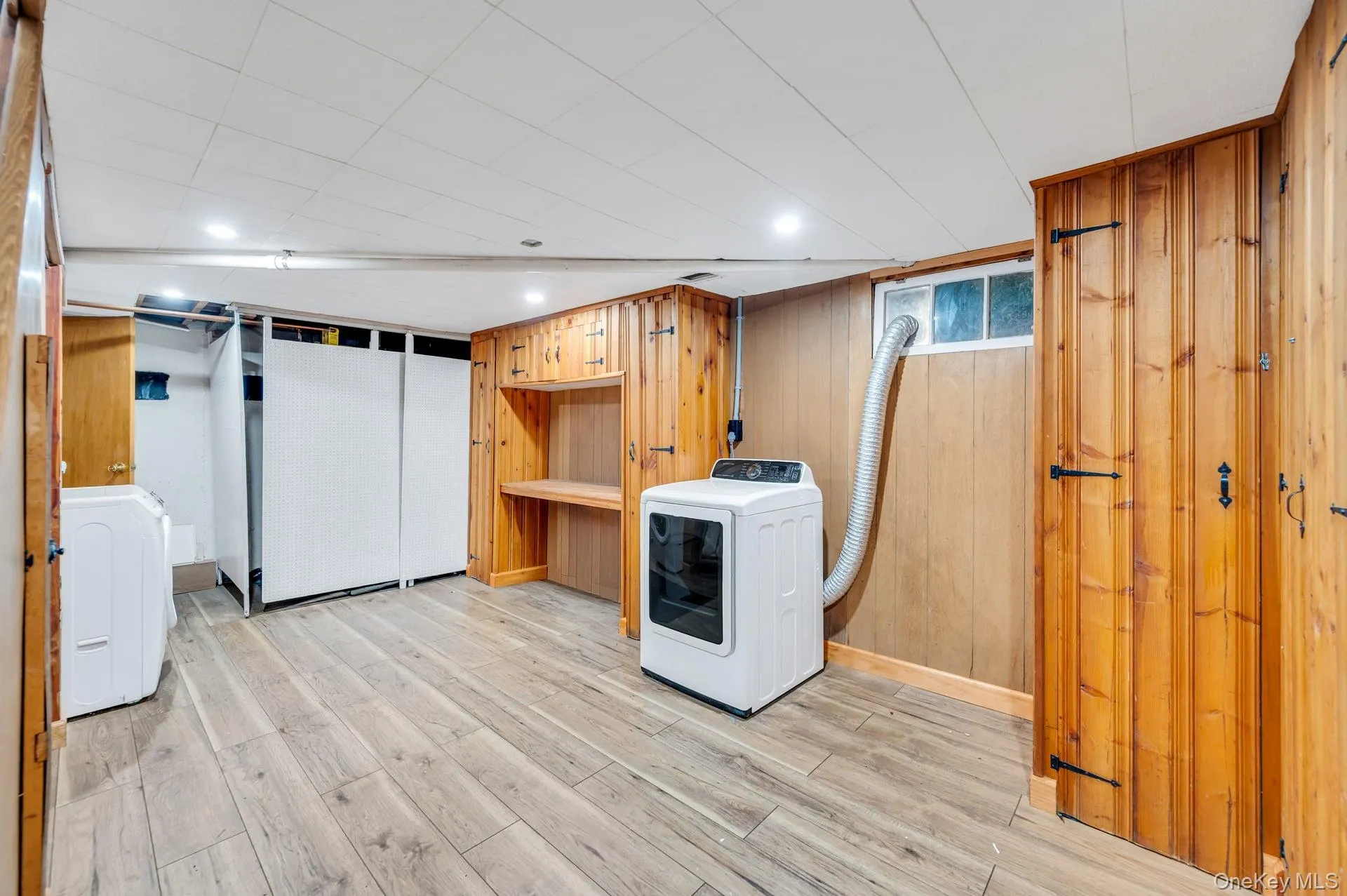 7 Albers Lane, Oyster Bay, NY, 3 Bedrooms Bedrooms, 6 Rooms Rooms,2 BathroomsBathrooms,Residential,For Rent,Albers,0,1014270 7 Albers Lane, Oyster Bay, NY, 3 Bedrooms Bedrooms, 6 Rooms Rooms,2 BathroomsBathrooms,Residential,For Rent,Albers,0,1014270