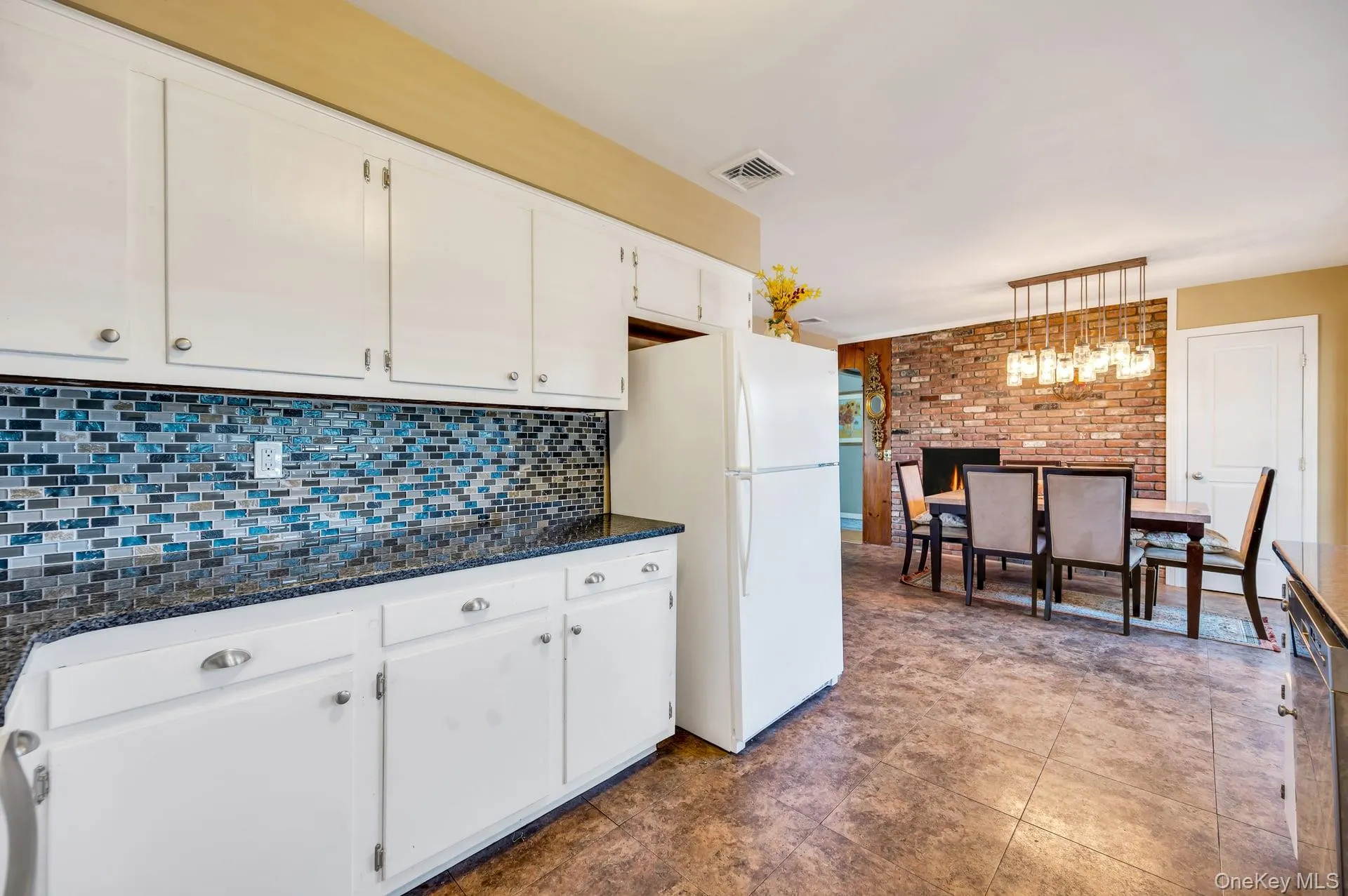 7 Albers Lane, Oyster Bay, NY, 3 Bedrooms Bedrooms, 6 Rooms Rooms,2 BathroomsBathrooms,Residential,For Rent,Albers,0,1014270 7 Albers Lane, Oyster Bay, NY, 3 Bedrooms Bedrooms, 6 Rooms Rooms,2 BathroomsBathrooms,Residential,For Rent,Albers,0,1014270