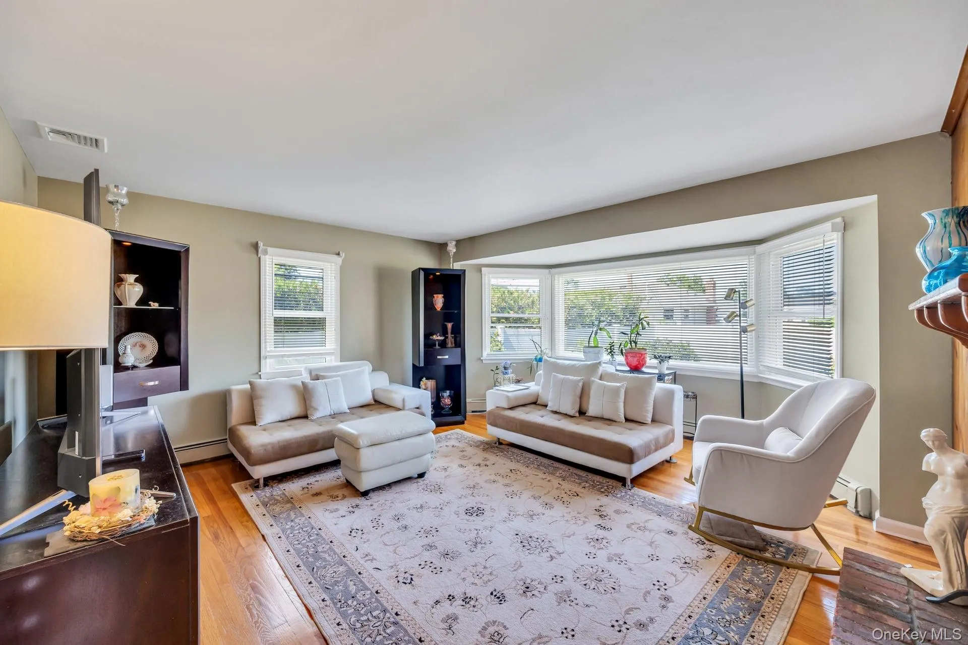 7 Albers Lane, Oyster Bay, NY, 3 Bedrooms Bedrooms, 6 Rooms Rooms,2 BathroomsBathrooms,Residential,For Rent,Albers,0,1014270 7 Albers Lane, Oyster Bay, NY, 3 Bedrooms Bedrooms, 6 Rooms Rooms,2 BathroomsBathrooms,Residential,For Rent,Albers,0,1014270