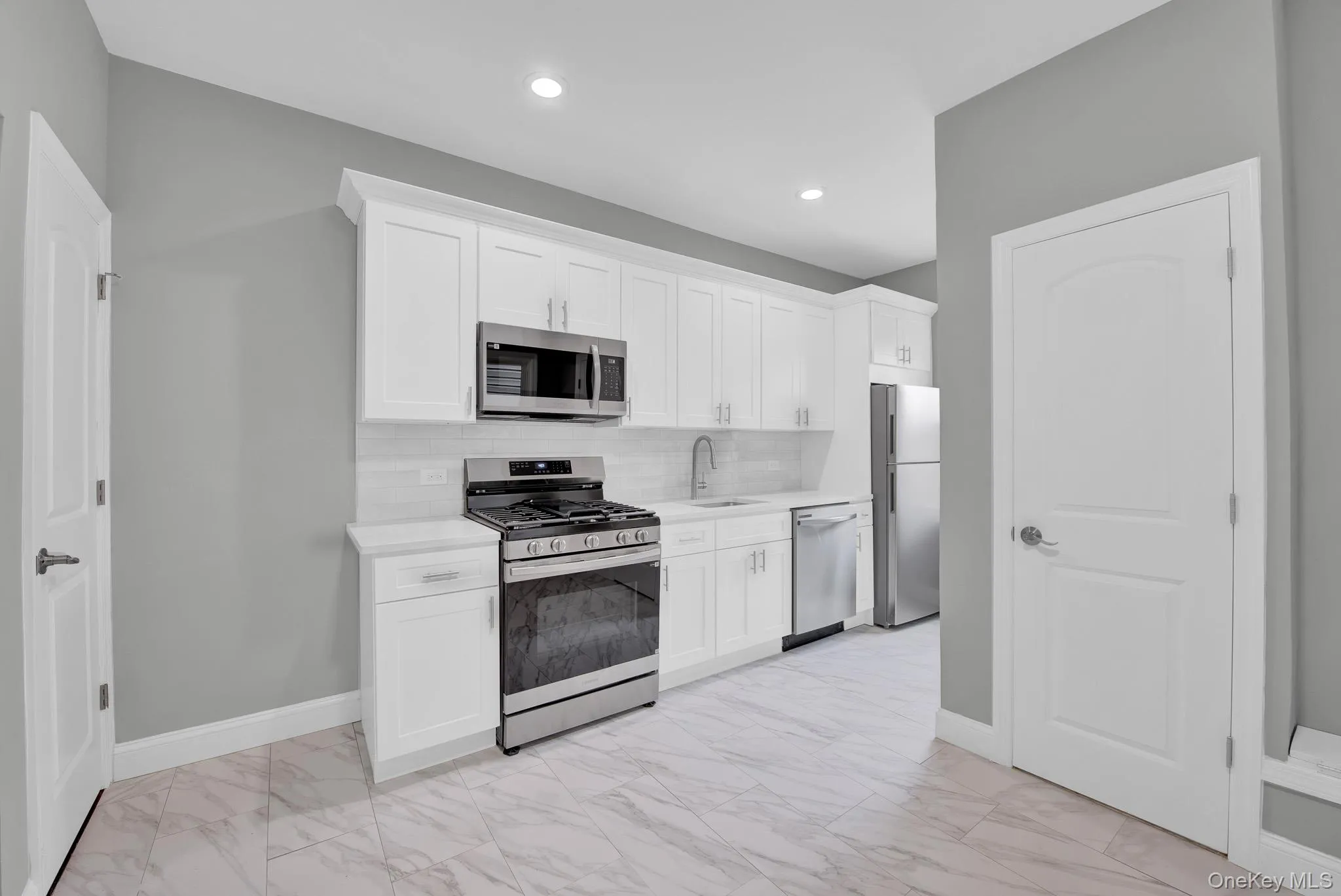 30-36 91st Street, New York, NY, 3 Bedrooms Bedrooms, 6 Rooms Rooms,2 BathroomsBathrooms,Residential,For Rent,91st,0,1014271 30-36 91st Street, New York, NY, 3 Bedrooms Bedrooms, 6 Rooms Rooms,2 BathroomsBathrooms,Residential,For Rent,91st,0,1014271