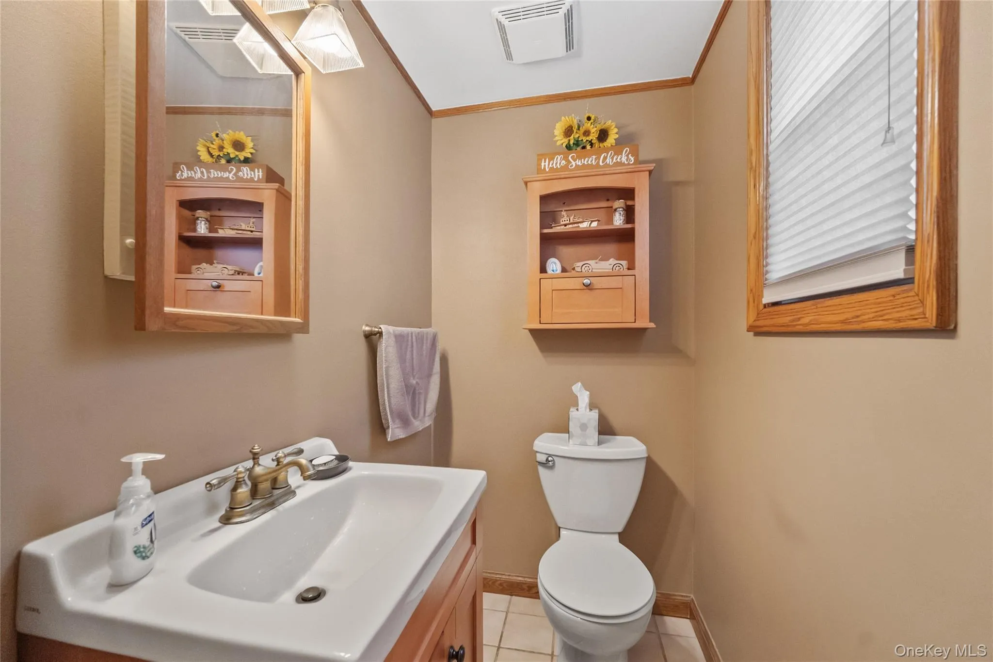 Half Bathroom off Kitchen Half Bathroom off Kitchen