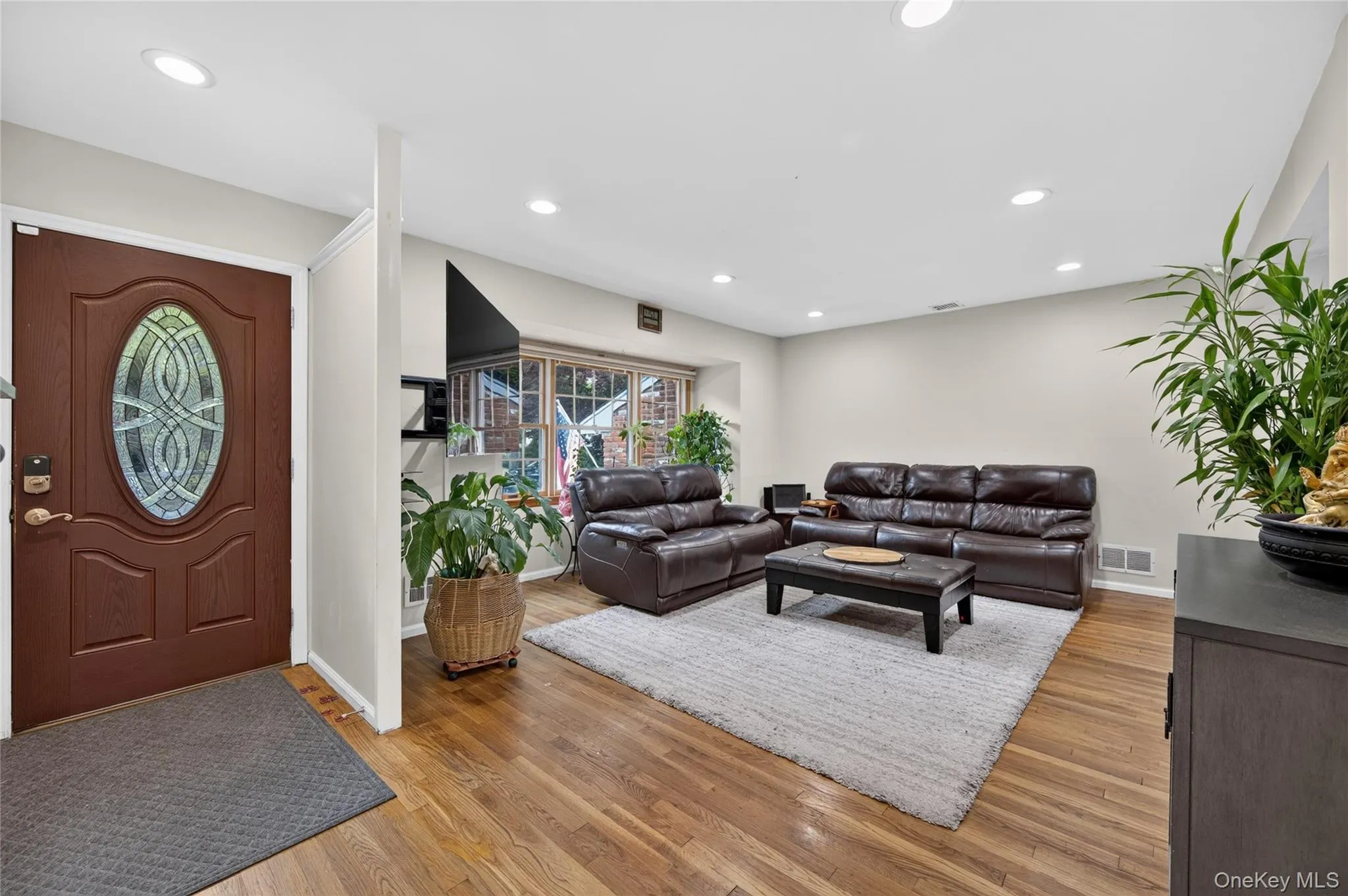 257 Bow Drive, Smithtown, NY, 3 Bedrooms Bedrooms, 7 Rooms Rooms,1 BathroomBathrooms,Residential,For Rent,Bow,0,1014274 257 Bow Drive, Smithtown, NY, 3 Bedrooms Bedrooms, 7 Rooms Rooms,1 BathroomBathrooms,Residential,For Rent,Bow,0,1014274