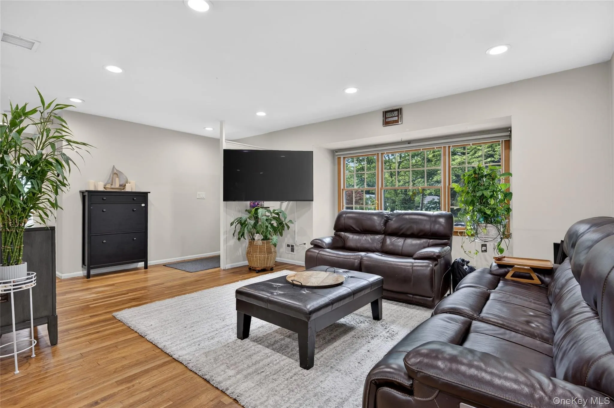 257 Bow Drive, Smithtown, NY, 3 Bedrooms Bedrooms, 7 Rooms Rooms,1 BathroomBathrooms,Residential,For Rent,Bow,0,1014274 257 Bow Drive, Smithtown, NY, 3 Bedrooms Bedrooms, 7 Rooms Rooms,1 BathroomBathrooms,Residential,For Rent,Bow,0,1014274