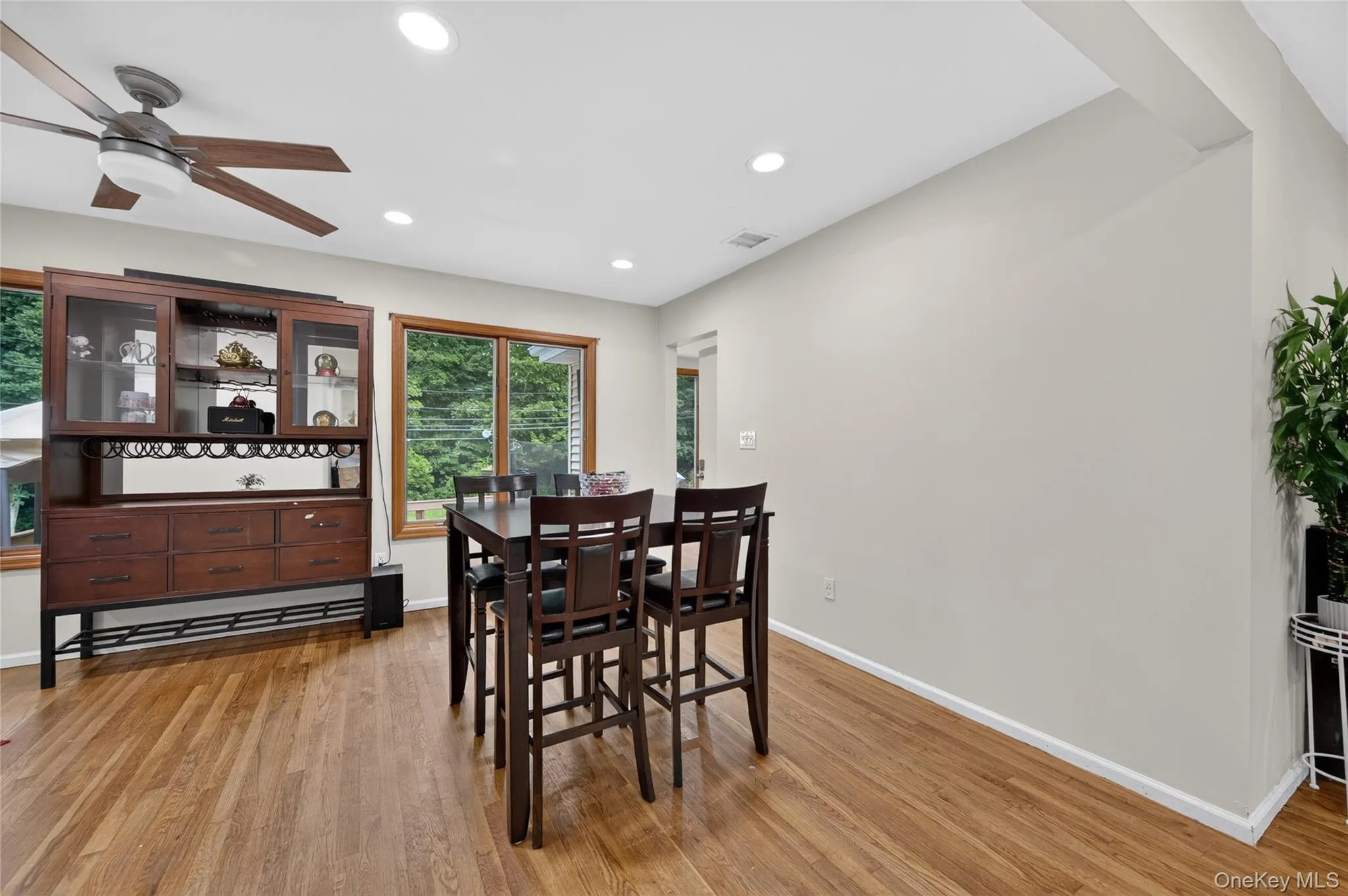 257 Bow Drive, Smithtown, NY, 3 Bedrooms Bedrooms, 7 Rooms Rooms,1 BathroomBathrooms,Residential,For Rent,Bow,0,1014274 257 Bow Drive, Smithtown, NY, 3 Bedrooms Bedrooms, 7 Rooms Rooms,1 BathroomBathrooms,Residential,For Rent,Bow,0,1014274