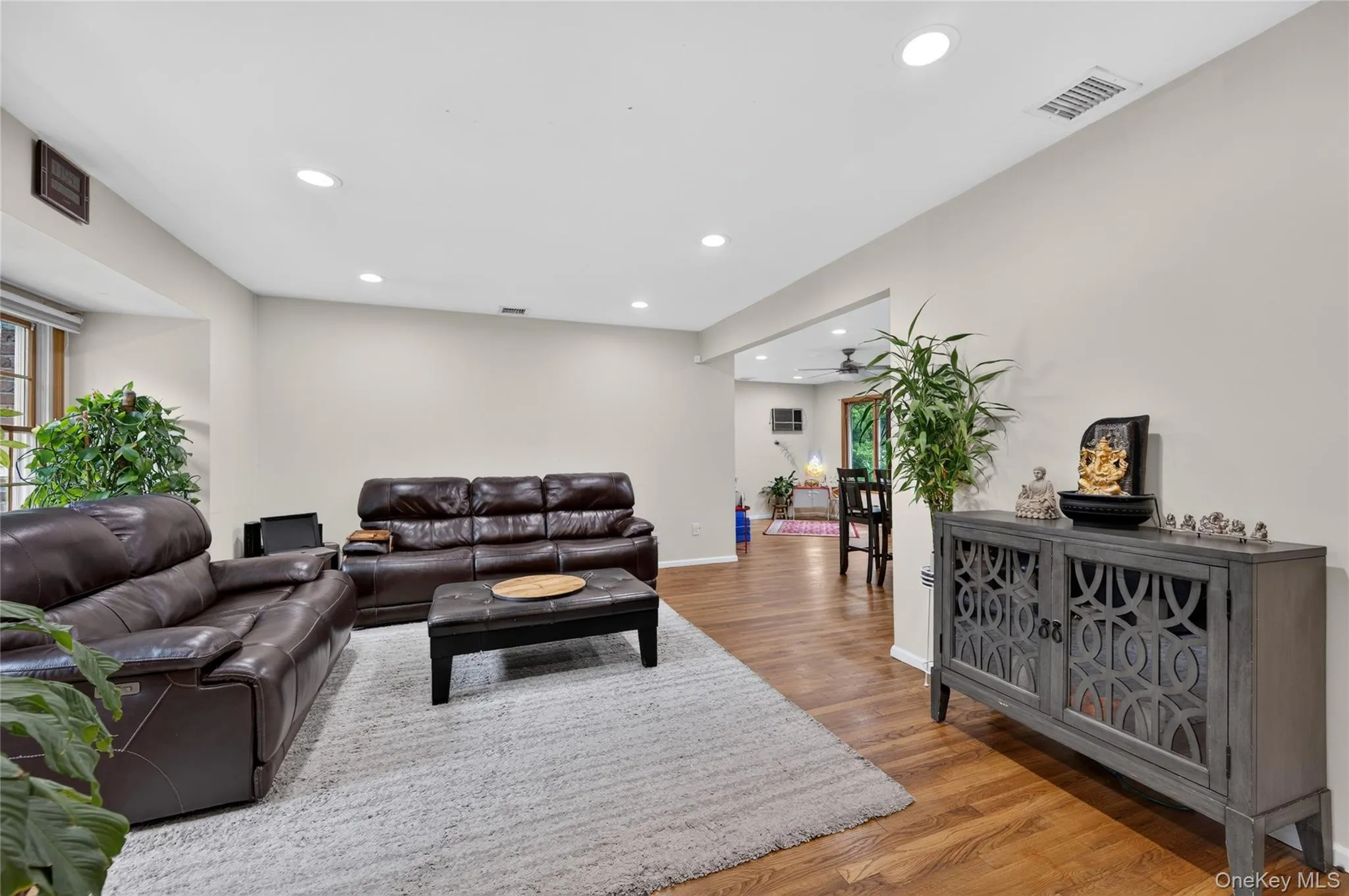 257 Bow Drive, Smithtown, NY, 3 Bedrooms Bedrooms, 7 Rooms Rooms,1 BathroomBathrooms,Residential,For Rent,Bow,0,1014274 257 Bow Drive, Smithtown, NY, 3 Bedrooms Bedrooms, 7 Rooms Rooms,1 BathroomBathrooms,Residential,For Rent,Bow,0,1014274