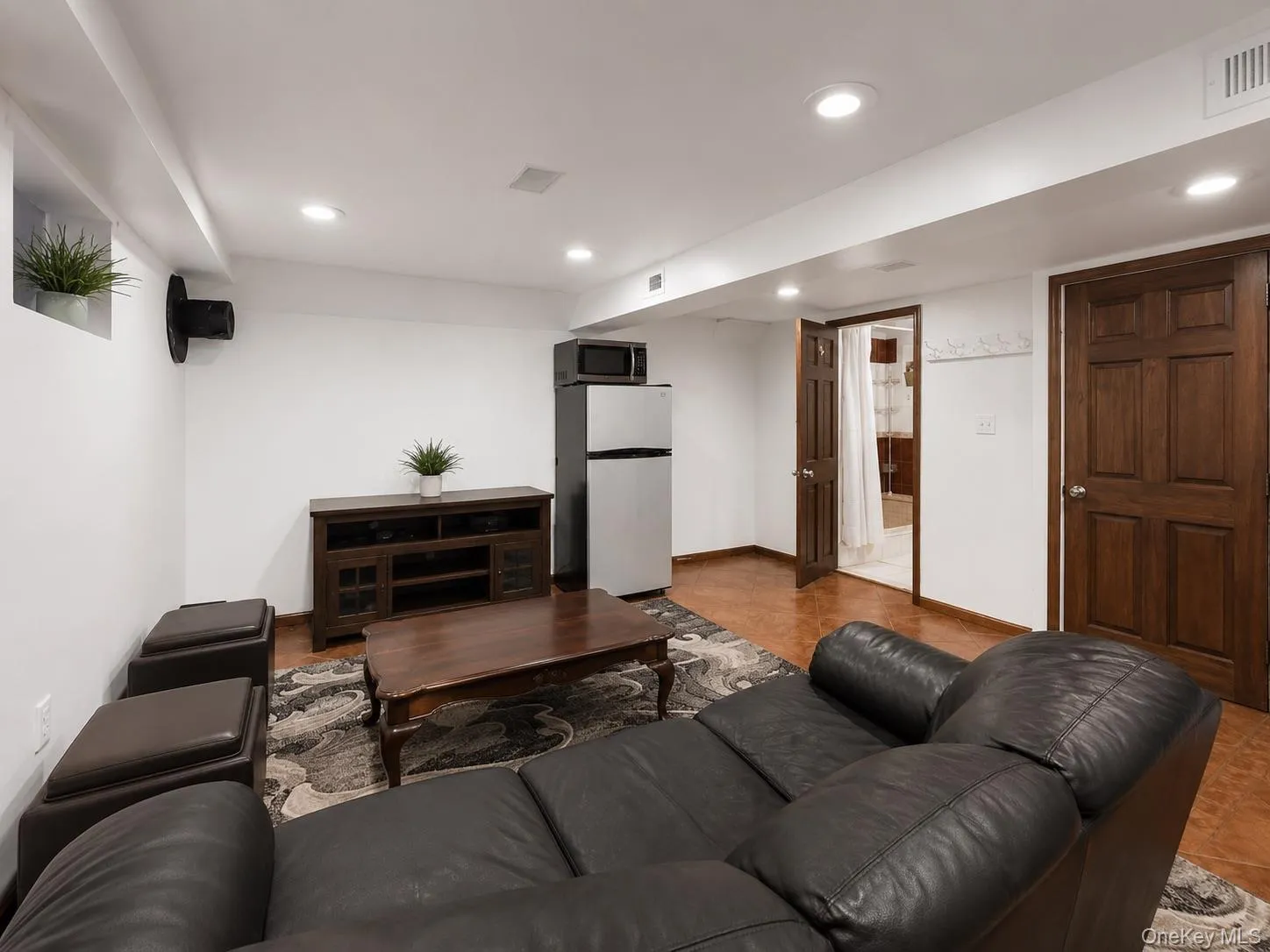 549 De Mott Avenue, Hempstead, NY, 3 Bedrooms Bedrooms, 8 Rooms Rooms,2 BathroomsBathrooms,Residential,For Rent,De Mott,0,1014275 549 De Mott Avenue, Hempstead, NY, 3 Bedrooms Bedrooms, 8 Rooms Rooms,2 BathroomsBathrooms,Residential,For Rent,De Mott,0,1014275
