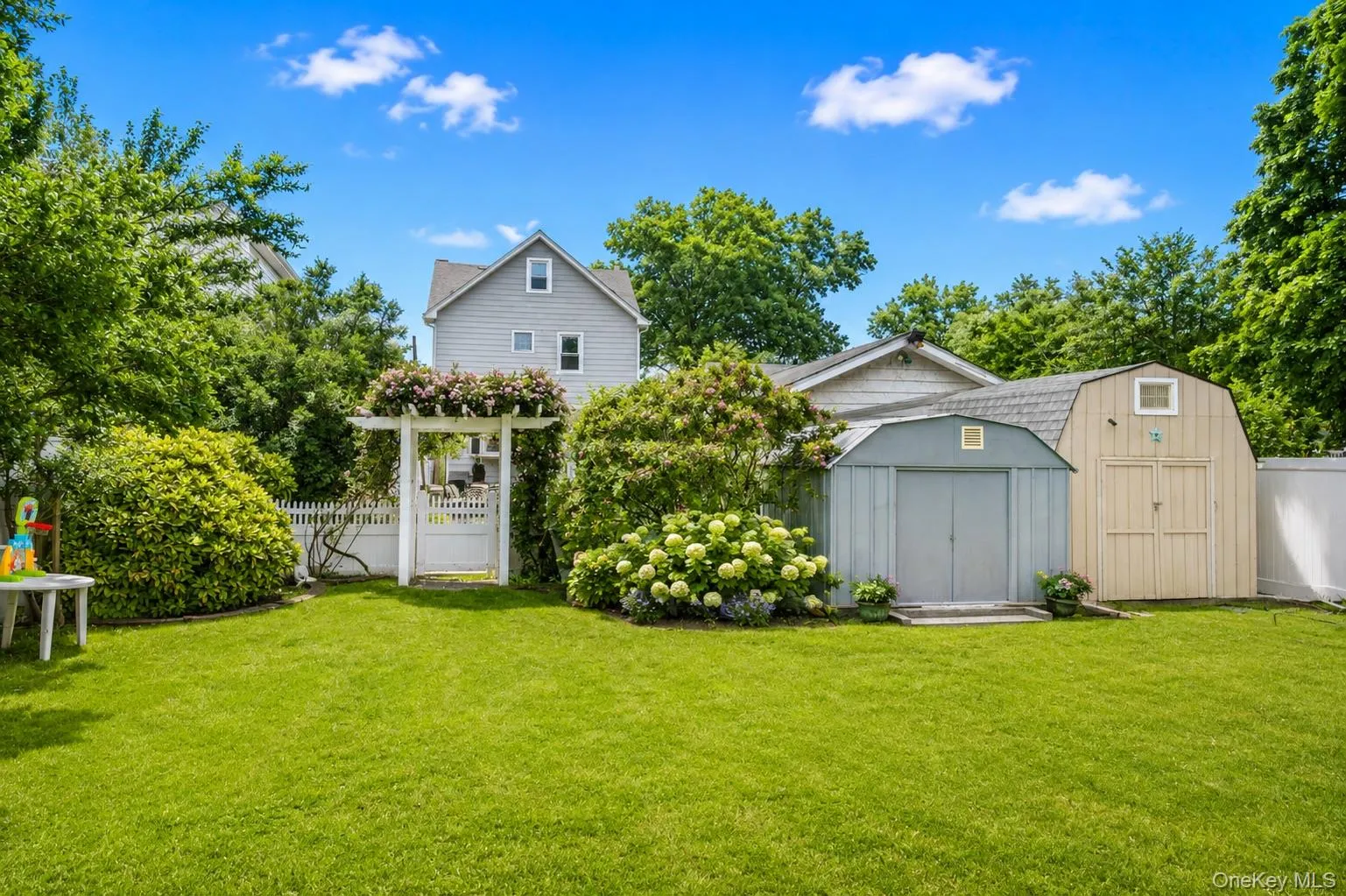549 De Mott Avenue, Hempstead, NY, 3 Bedrooms Bedrooms, 8 Rooms Rooms,2 BathroomsBathrooms,Residential,For Rent,De Mott,0,1014275 549 De Mott Avenue, Hempstead, NY, 3 Bedrooms Bedrooms, 8 Rooms Rooms,2 BathroomsBathrooms,Residential,For Rent,De Mott,0,1014275