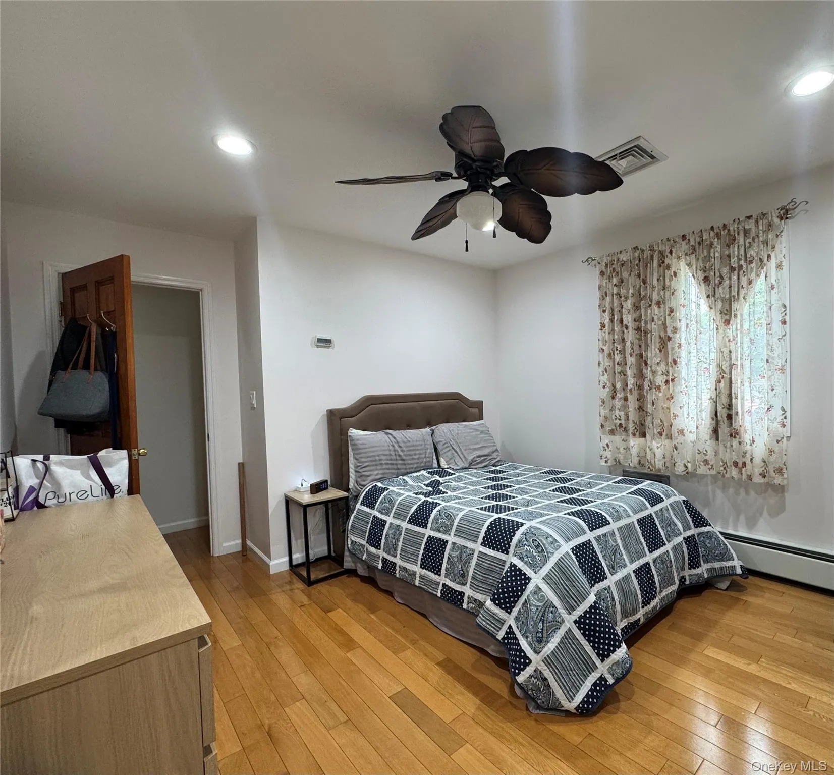 76-53 271st Street, New York, NY, 6 Bedrooms Bedrooms, 12 Rooms Rooms,4 BathroomsBathrooms,Residential,For Rent,271st,0,1014278 76-53 271st Street, New York, NY, 6 Bedrooms Bedrooms, 12 Rooms Rooms,4 BathroomsBathrooms,Residential,For Rent,271st,0,1014278