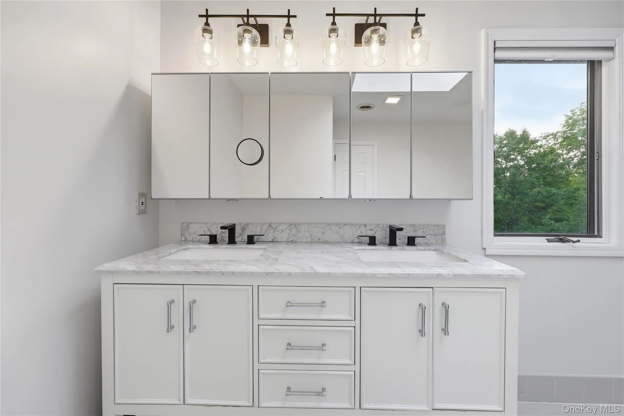 3 Larissa Court, Ramapo, NY, 6 Bedrooms Bedrooms, 14 Rooms Rooms,4 BathroomsBathrooms,Residential,For Rent,Larissa,0,1014280 3 Larissa Court, Ramapo, NY, 6 Bedrooms Bedrooms, 14 Rooms Rooms,4 BathroomsBathrooms,Residential,For Rent,Larissa,0,1014280