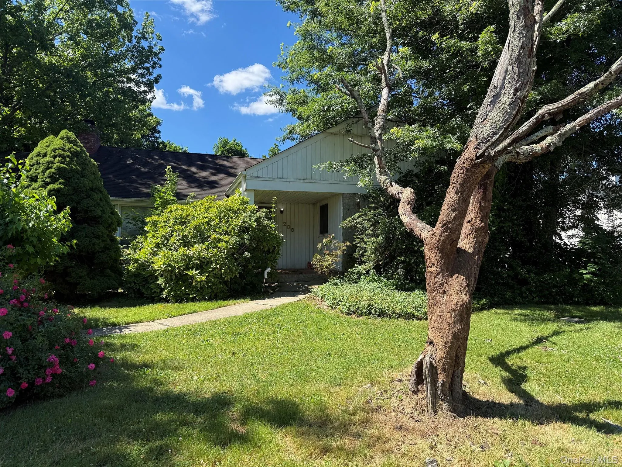 208 Overlook Terrace, North Hempstead, NY, 3 Bedrooms Bedrooms, 7 Rooms Rooms,2 BathroomsBathrooms,Residential,For Rent,Overlook,0,1014282 208 Overlook Terrace, North Hempstead, NY, 3 Bedrooms Bedrooms, 7 Rooms Rooms,2 BathroomsBathrooms,Residential,For Rent,Overlook,0,1014282