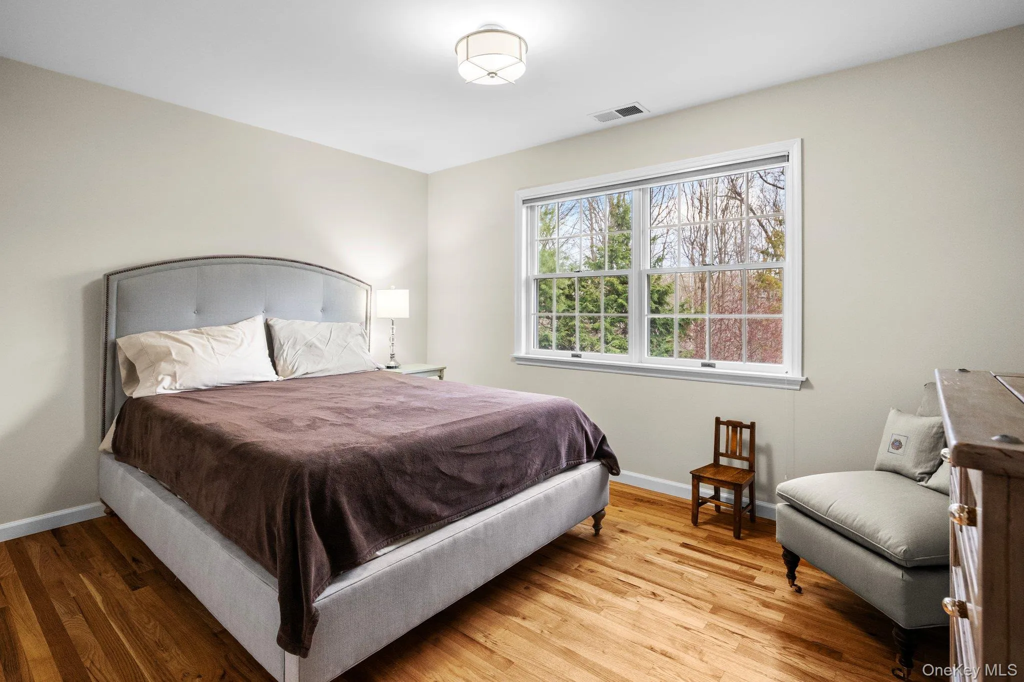 One of three upstairs bedrooms with en suite bathroom One of three upstairs bedrooms with en suite bathroom