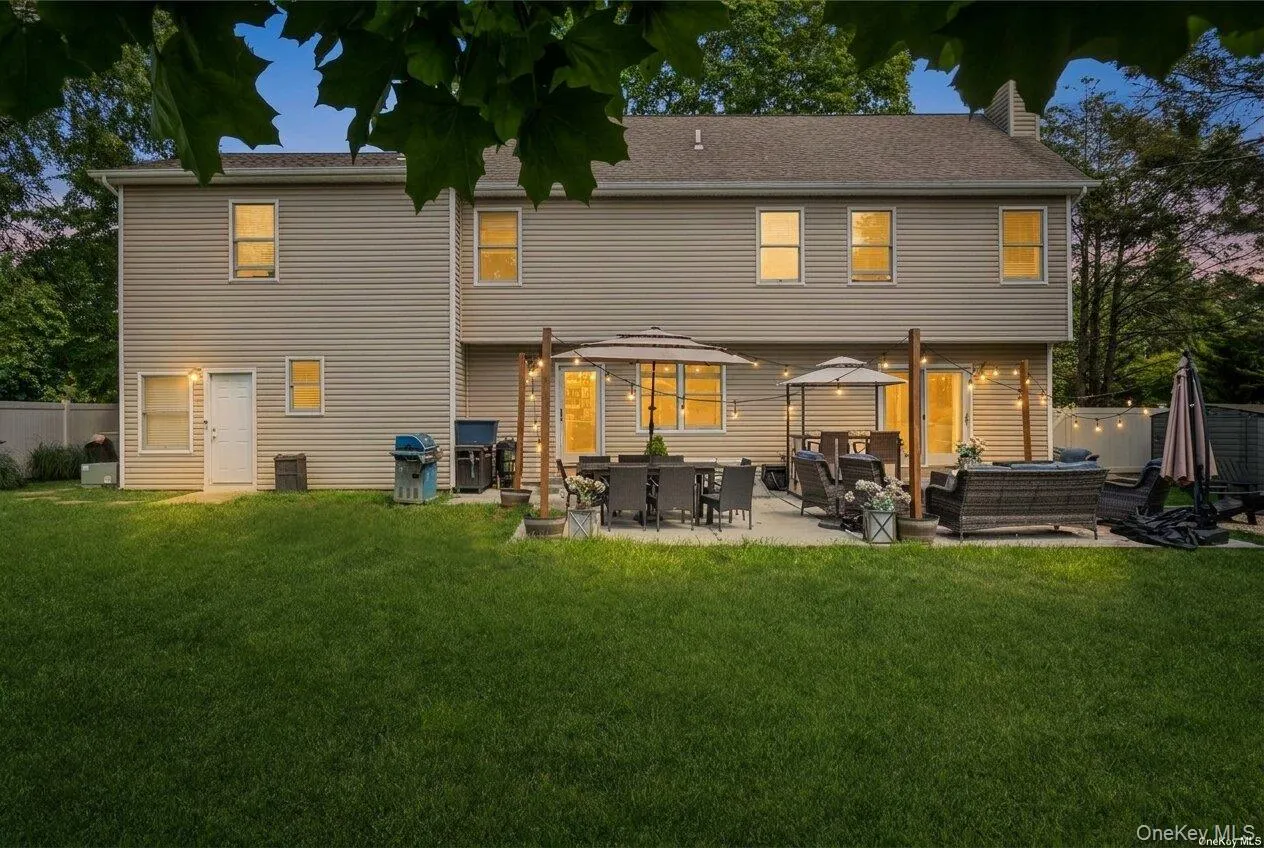 136 Mills Pond Road, Smithtown, NY, 4 Bedrooms Bedrooms, 9 Rooms Rooms,2 BathroomsBathrooms,Residential,For Rent,Mills Pond,0,1014293 136 Mills Pond Road, Smithtown, NY, 4 Bedrooms Bedrooms, 9 Rooms Rooms,2 BathroomsBathrooms,Residential,For Rent,Mills Pond,0,1014293