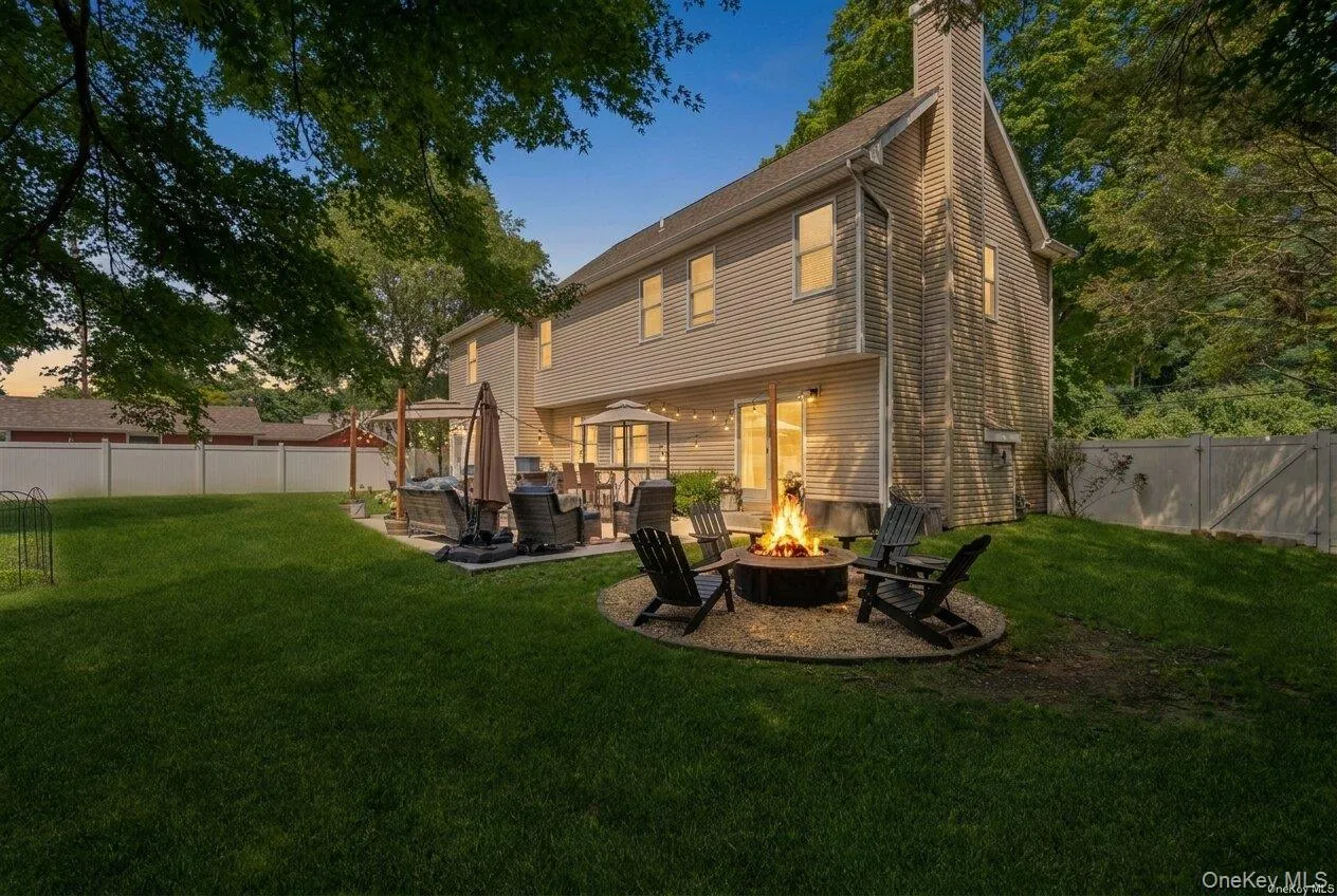136 Mills Pond Road, Smithtown, NY, 4 Bedrooms Bedrooms, 9 Rooms Rooms,2 BathroomsBathrooms,Residential,For Rent,Mills Pond,0,1014293 136 Mills Pond Road, Smithtown, NY, 4 Bedrooms Bedrooms, 9 Rooms Rooms,2 BathroomsBathrooms,Residential,For Rent,Mills Pond,0,1014293