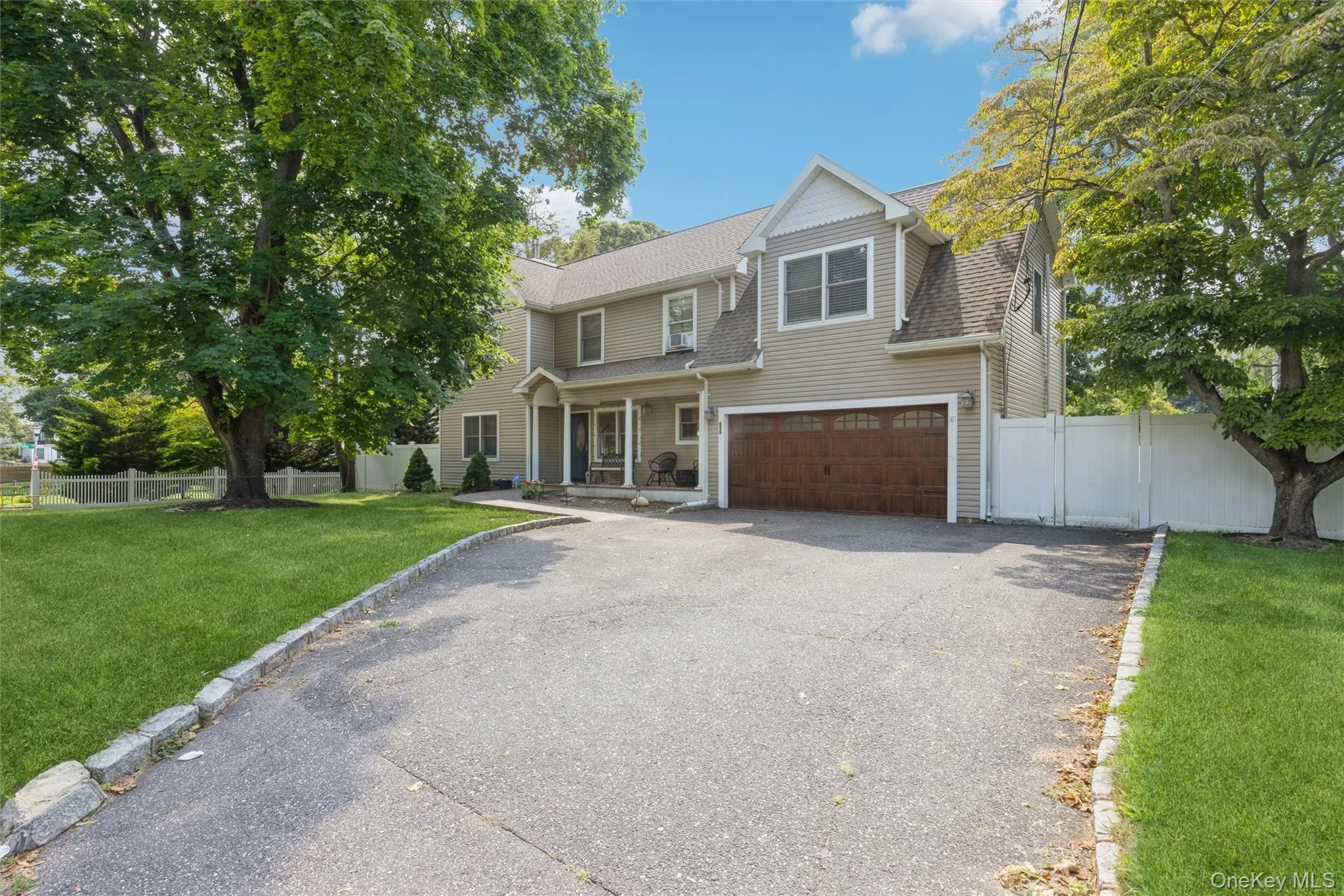 136 Mills Pond Road, Smithtown, NY, 4 Bedrooms Bedrooms, 9 Rooms Rooms,2 BathroomsBathrooms,Residential,For Rent,Mills Pond,0,1014293 136 Mills Pond Road, Smithtown, NY, 4 Bedrooms Bedrooms, 9 Rooms Rooms,2 BathroomsBathrooms,Residential,For Rent,Mills Pond,0,1014293