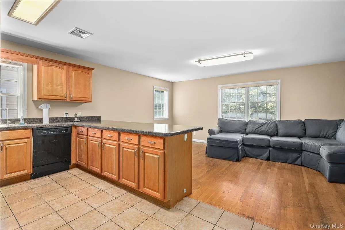 120 Woodruff Avenue, Eastchester, NY, 3 Bedrooms Bedrooms, 8 Rooms Rooms,2 BathroomsBathrooms,Residential,For Rent,Woodruff,0,1014298 120 Woodruff Avenue, Eastchester, NY, 3 Bedrooms Bedrooms, 8 Rooms Rooms,2 BathroomsBathrooms,Residential,For Rent,Woodruff,0,1014298