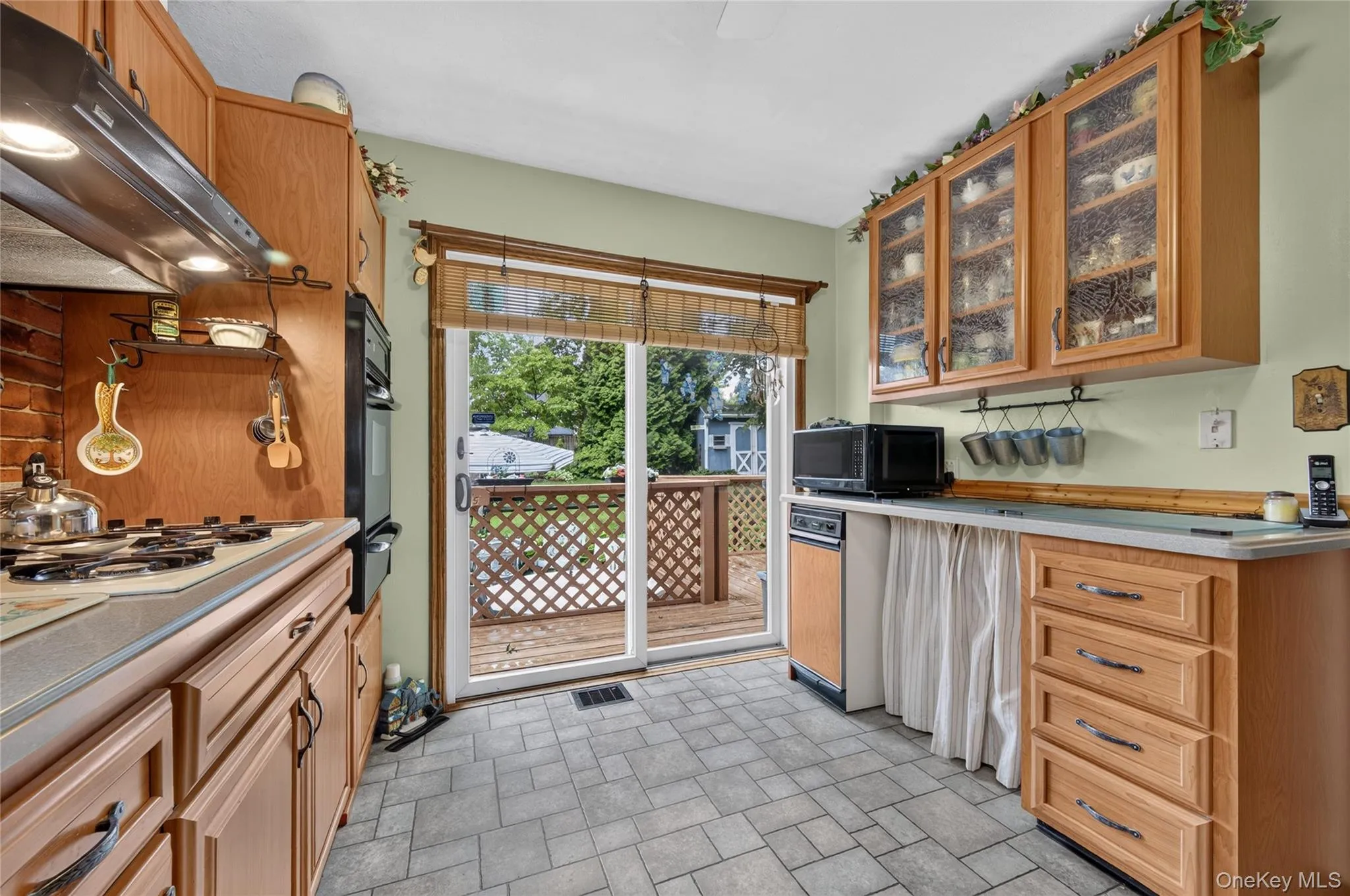 190 Oakwood Road, Huntington, NY, 4 Bedrooms Bedrooms, 8 Rooms Rooms,2 BathroomsBathrooms,Residential,For Rent,Oakwood,0,KEY1014303 190 Oakwood Road, Huntington, NY, 4 Bedrooms Bedrooms, 8 Rooms Rooms,2 BathroomsBathrooms,Residential,For Rent,Oakwood,0,KEY1014303