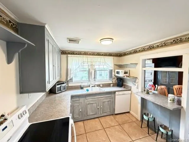 15 Kew Drive, Brookhaven, NY, 2 Bedrooms Bedrooms, 5 Rooms Rooms,2 BathroomsBathrooms,Residential,For Rent,Kew,0,1014304 15 Kew Drive, Brookhaven, NY, 2 Bedrooms Bedrooms, 5 Rooms Rooms,2 BathroomsBathrooms,Residential,For Rent,Kew,0,1014304