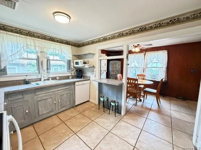 15 Kew Drive, Brookhaven, NY, 2 Bedrooms Bedrooms, 5 Rooms Rooms,2 BathroomsBathrooms,Residential,For Rent,Kew,0,1014304 15 Kew Drive, Brookhaven, NY, 2 Bedrooms Bedrooms, 5 Rooms Rooms,2 BathroomsBathrooms,Residential,For Rent,Kew,0,1014304