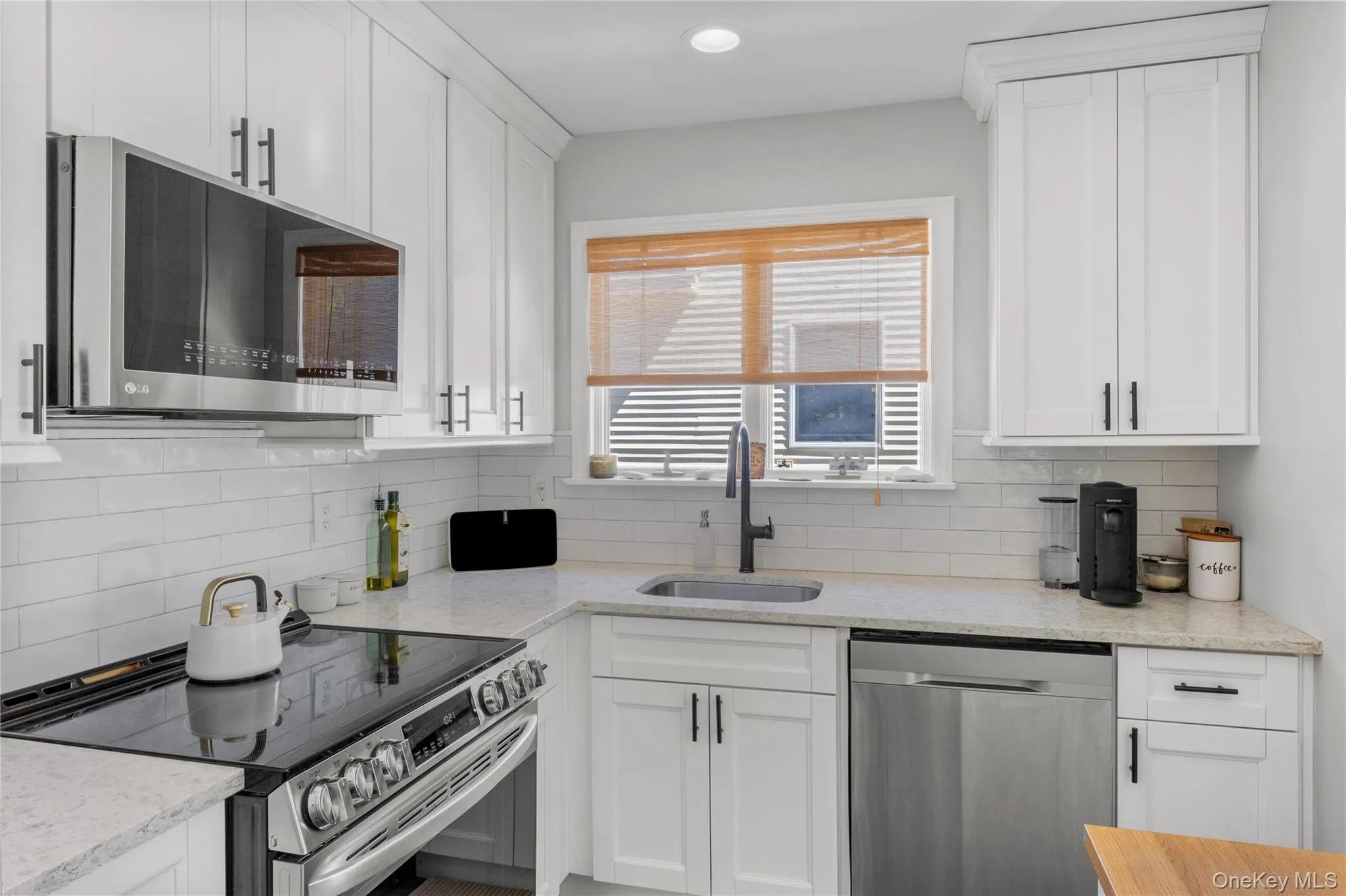 18 Hampton Avenue, Brookhaven, NY, 3 Bedrooms Bedrooms, 6 Rooms Rooms,1 BathroomBathrooms,Residential,For Rent,Hampton,0,1014306 18 Hampton Avenue, Brookhaven, NY, 3 Bedrooms Bedrooms, 6 Rooms Rooms,1 BathroomBathrooms,Residential,For Rent,Hampton,0,1014306