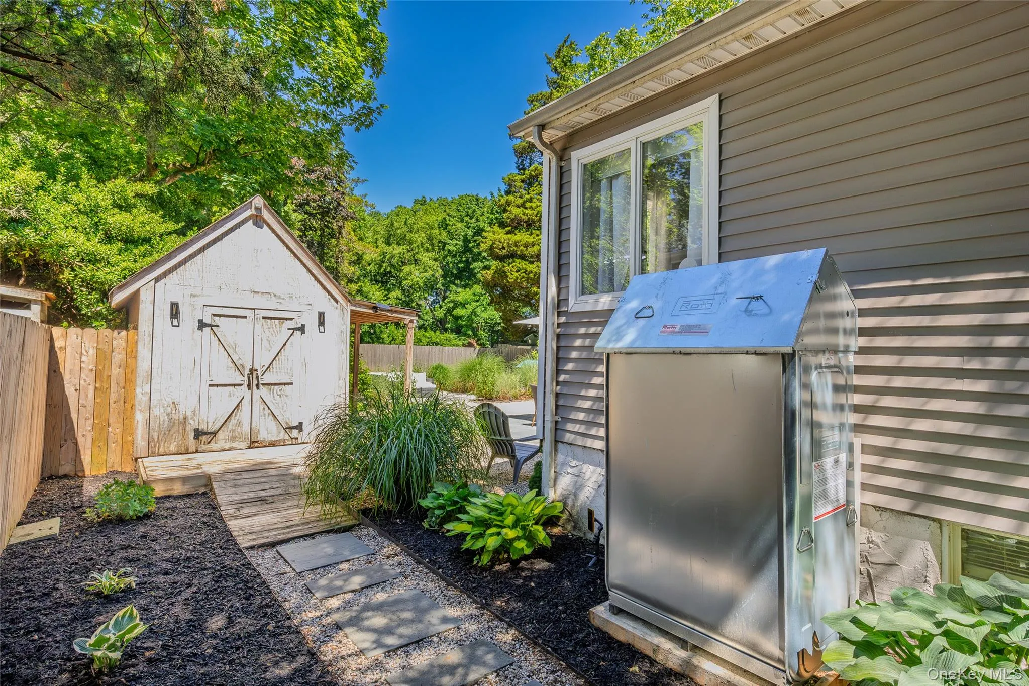 18 Hampton Avenue, Brookhaven, NY, 3 Bedrooms Bedrooms, 6 Rooms Rooms,1 BathroomBathrooms,Residential,For Rent,Hampton,0,1014306 18 Hampton Avenue, Brookhaven, NY, 3 Bedrooms Bedrooms, 6 Rooms Rooms,1 BathroomBathrooms,Residential,For Rent,Hampton,0,1014306