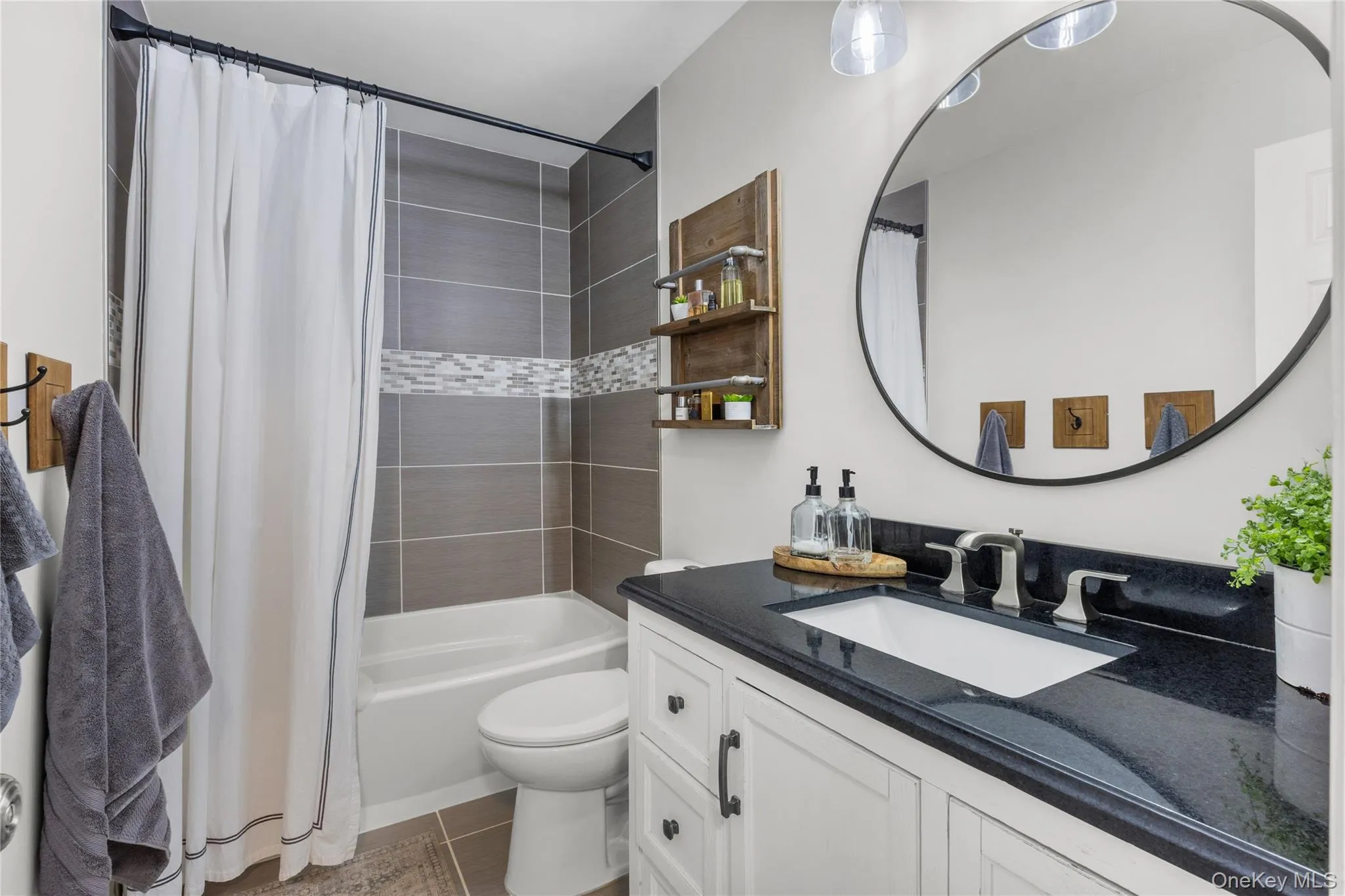 18 Hampton Avenue, Brookhaven, NY, 3 Bedrooms Bedrooms, 6 Rooms Rooms,1 BathroomBathrooms,Residential,For Rent,Hampton,0,1014306 18 Hampton Avenue, Brookhaven, NY, 3 Bedrooms Bedrooms, 6 Rooms Rooms,1 BathroomBathrooms,Residential,For Rent,Hampton,0,1014306