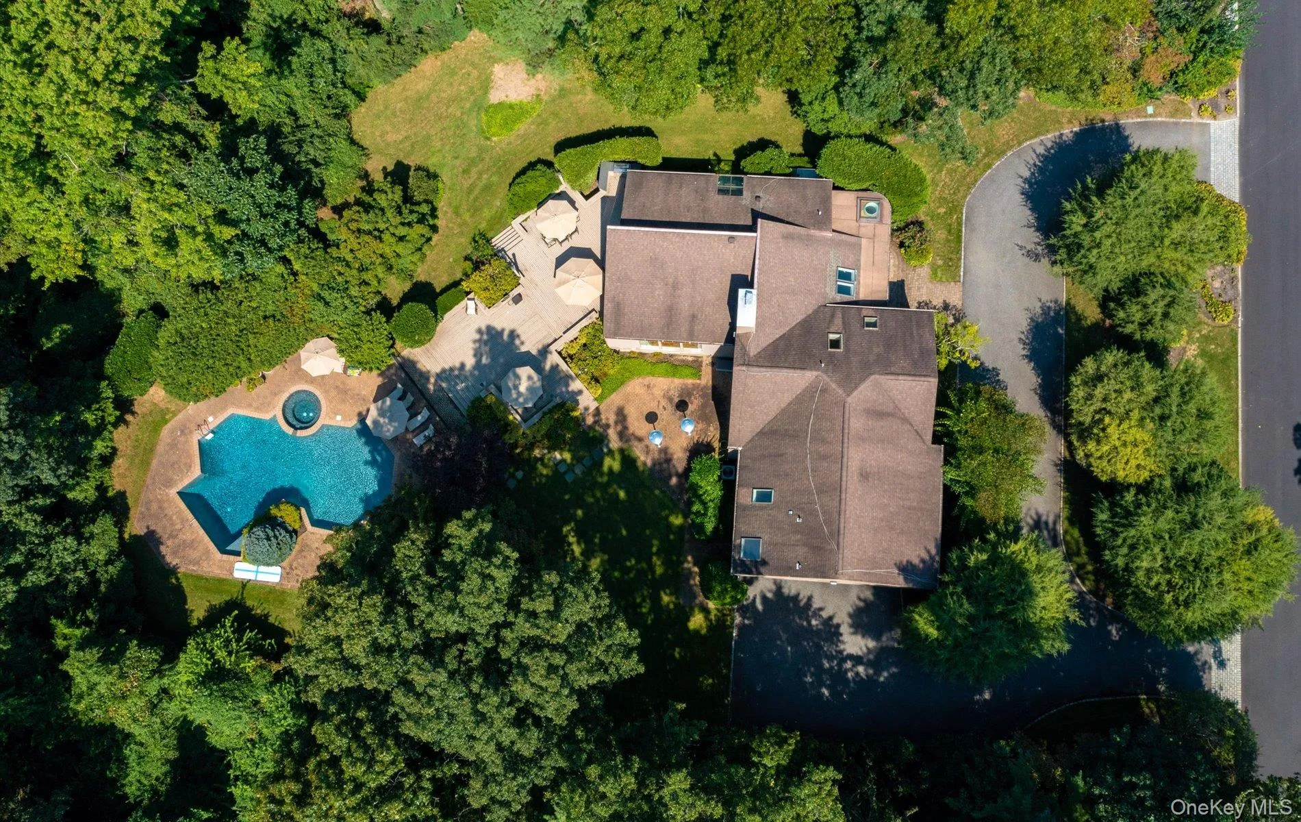 8 Kodiak Drive, Oyster Bay, NY, 5 Bedrooms Bedrooms, 10 Rooms Rooms,4 BathroomsBathrooms,Residential,For Rent,Kodiak,0,KEY1014308 8 Kodiak Drive, Oyster Bay, NY, 5 Bedrooms Bedrooms, 10 Rooms Rooms,4 BathroomsBathrooms,Residential,For Rent,Kodiak,0,KEY1014308