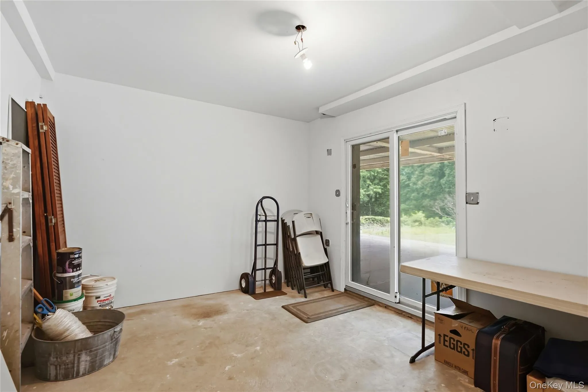 High ceilings - walk out access from basement High ceilings - walk out access from basement