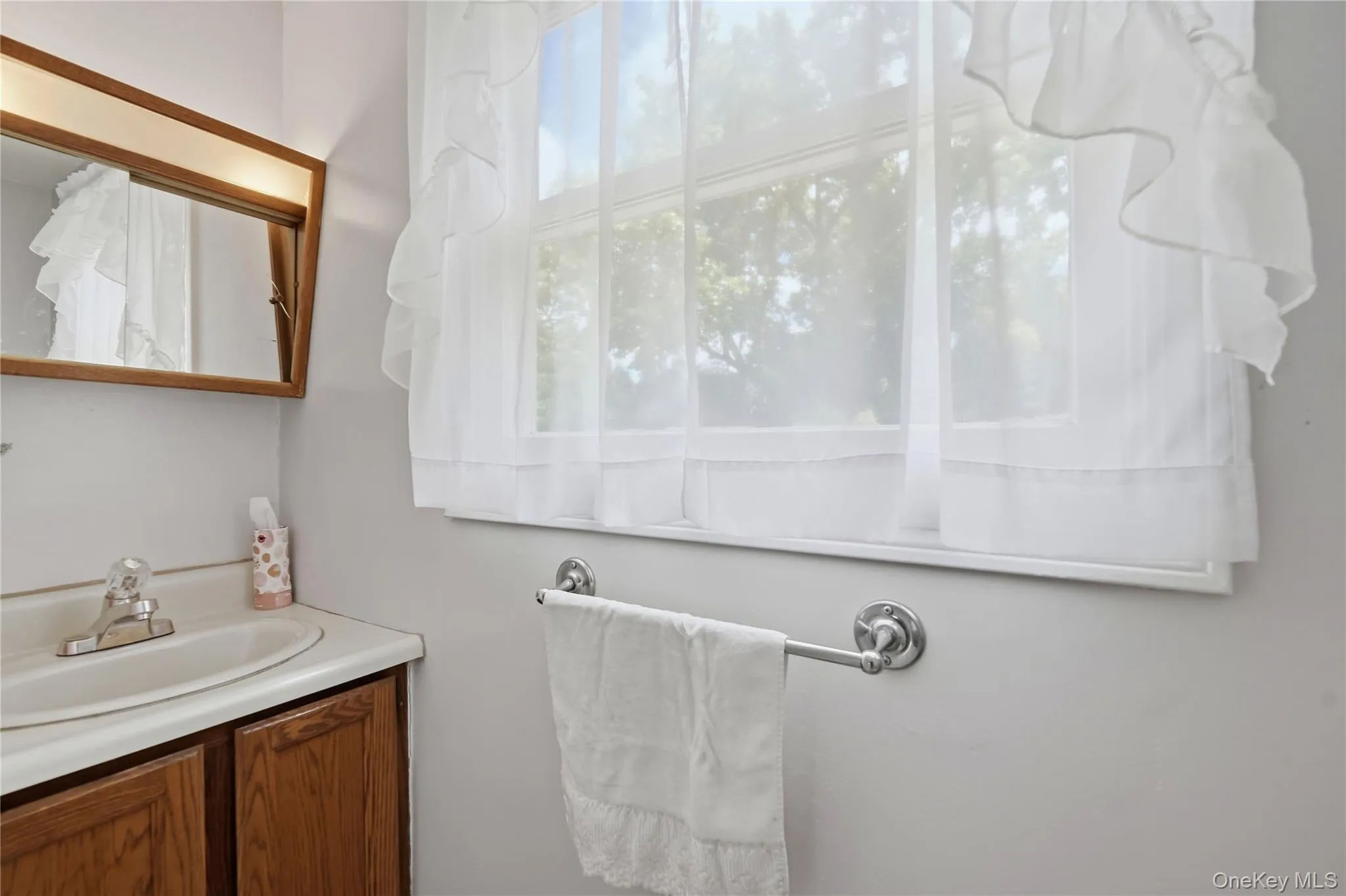Convenient powder room on 1st floor Convenient powder room on 1st floor