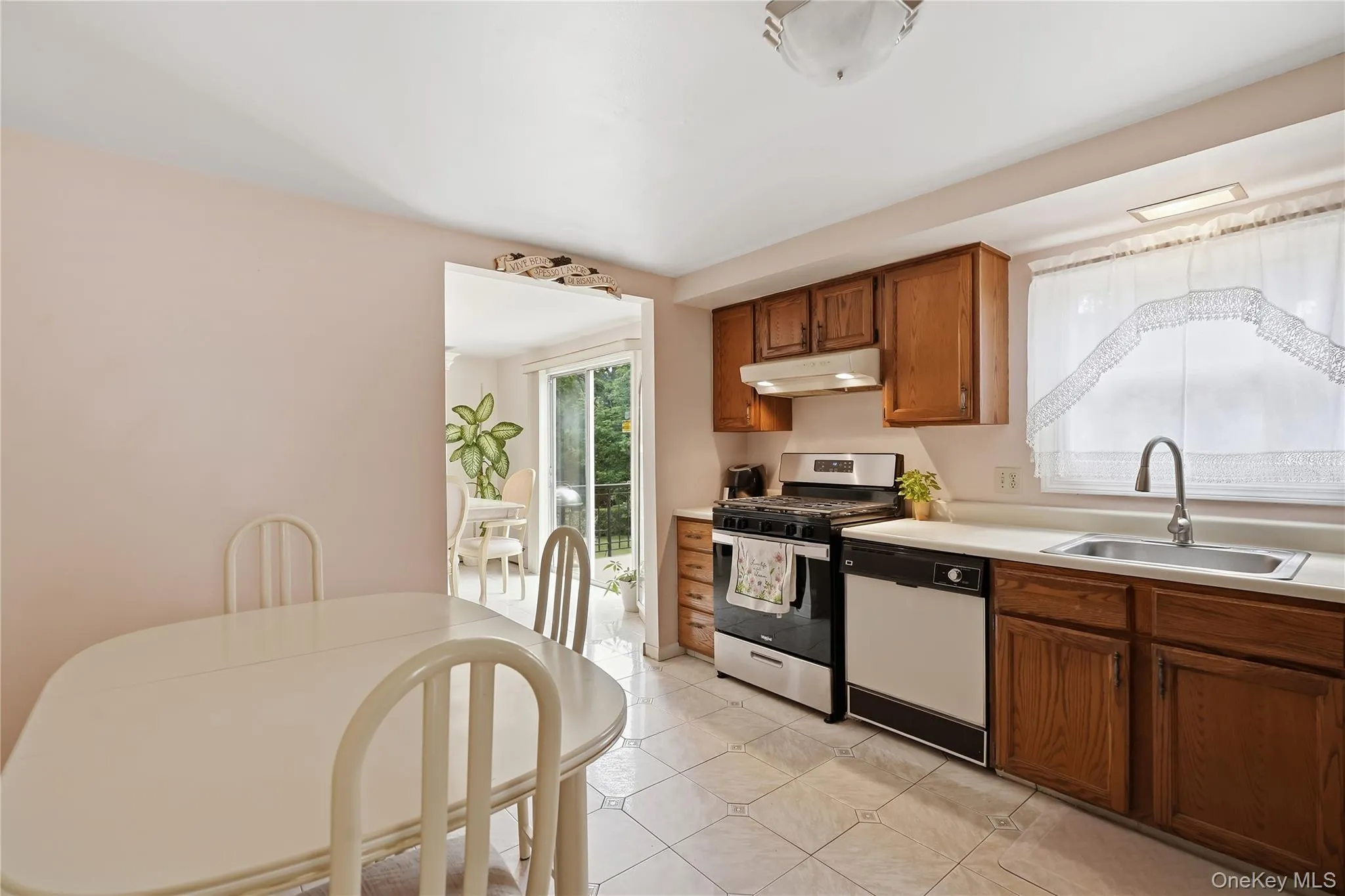 Kitchen to dining Kitchen to dining