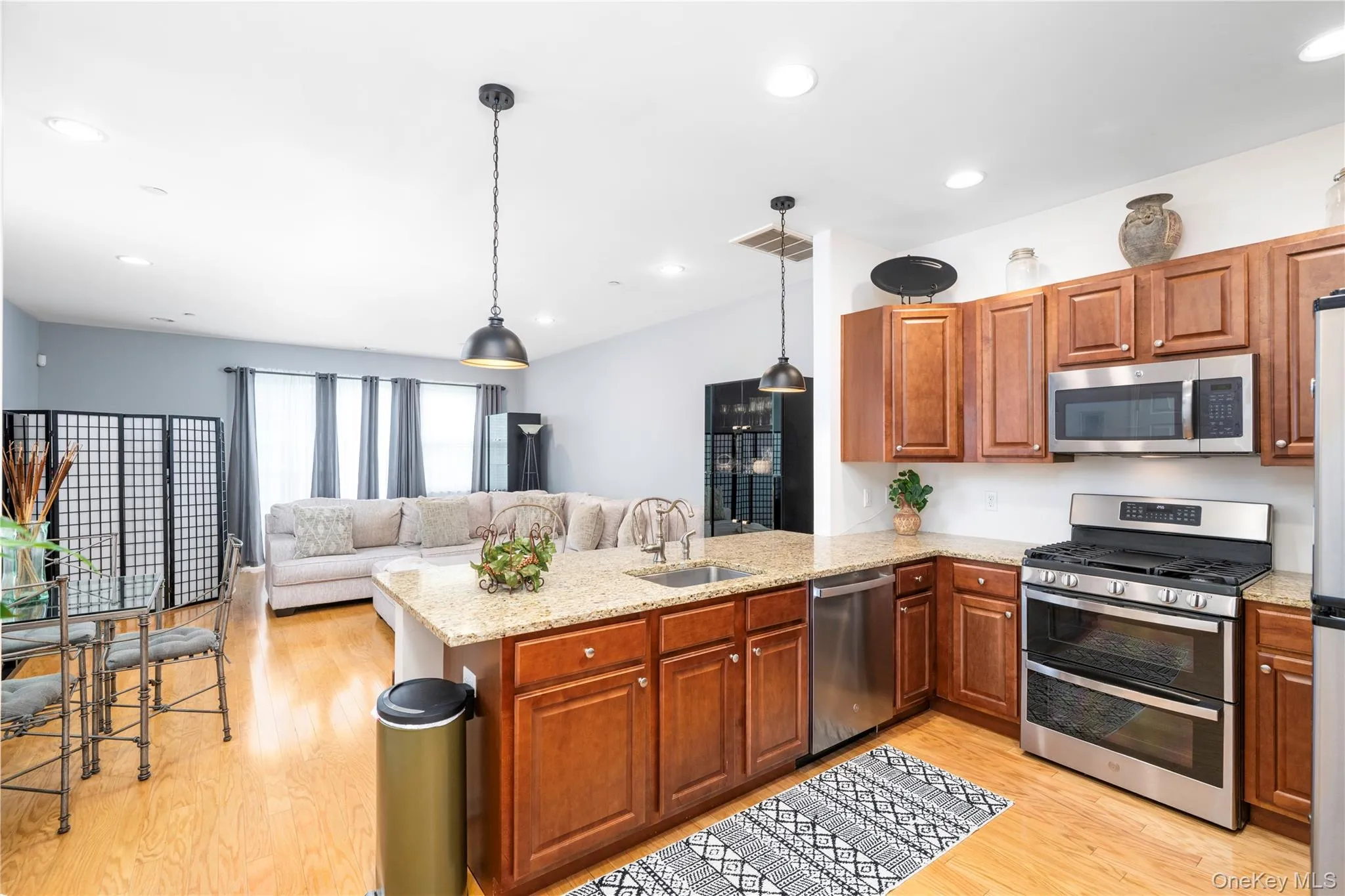1 Halley Court, Poughkeepsie (town), NY, 2 Bedrooms Bedrooms, 6 Rooms Rooms,2 BathroomsBathrooms,Residential,For Rent,Halley,0,1014314 1 Halley Court, Poughkeepsie (town), NY, 2 Bedrooms Bedrooms, 6 Rooms Rooms,2 BathroomsBathrooms,Residential,For Rent,Halley,0,1014314