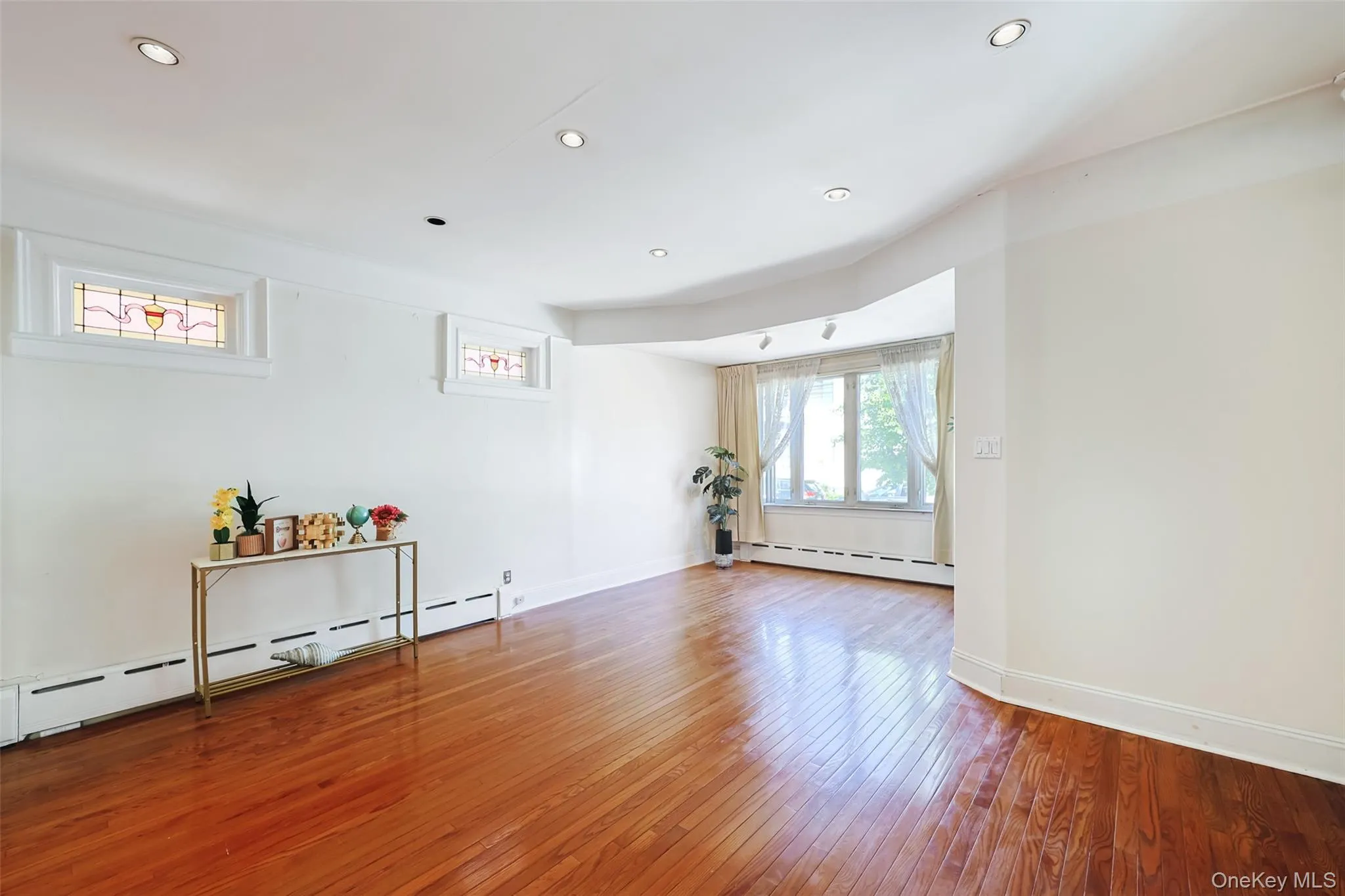 8518 53rd Avenue, New York, NY, 3 Bedrooms Bedrooms, 8 Rooms Rooms,2 BathroomsBathrooms,Residential,For Rent,53rd,0,1014320 8518 53rd Avenue, New York, NY, 3 Bedrooms Bedrooms, 8 Rooms Rooms,2 BathroomsBathrooms,Residential,For Rent,53rd,0,1014320