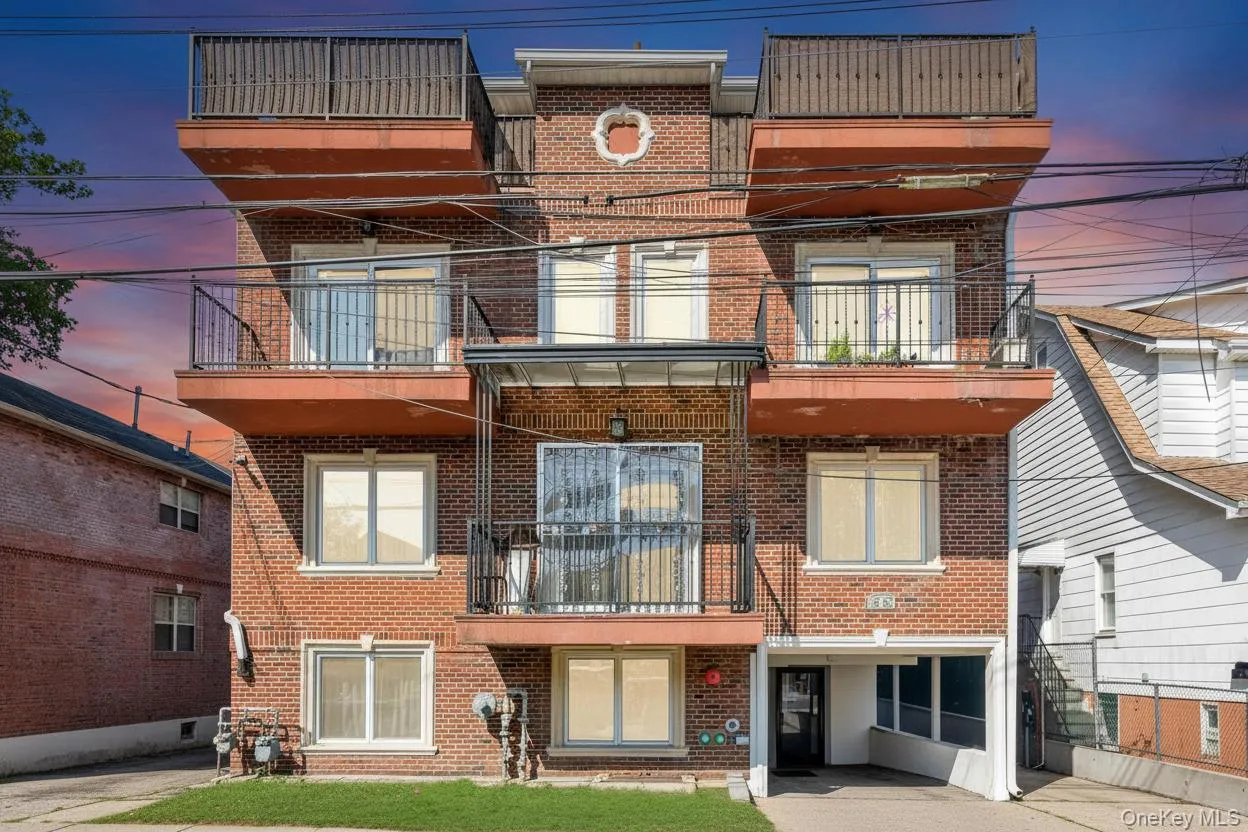 4038 194th Street, New York, NY, 1 Bedroom Bedrooms, 4 Rooms Rooms,2 BathroomsBathrooms,Residential,For Rent,194th,0,1014325 4038 194th Street, New York, NY, 1 Bedroom Bedrooms, 4 Rooms Rooms,2 BathroomsBathrooms,Residential,For Rent,194th,0,1014325