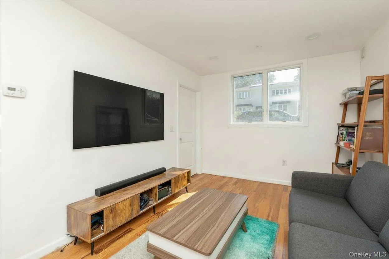4038 194th Street, New York, NY, 1 Bedroom Bedrooms, 4 Rooms Rooms,2 BathroomsBathrooms,Residential,For Rent,194th,0,1014325 4038 194th Street, New York, NY, 1 Bedroom Bedrooms, 4 Rooms Rooms,2 BathroomsBathrooms,Residential,For Rent,194th,0,1014325