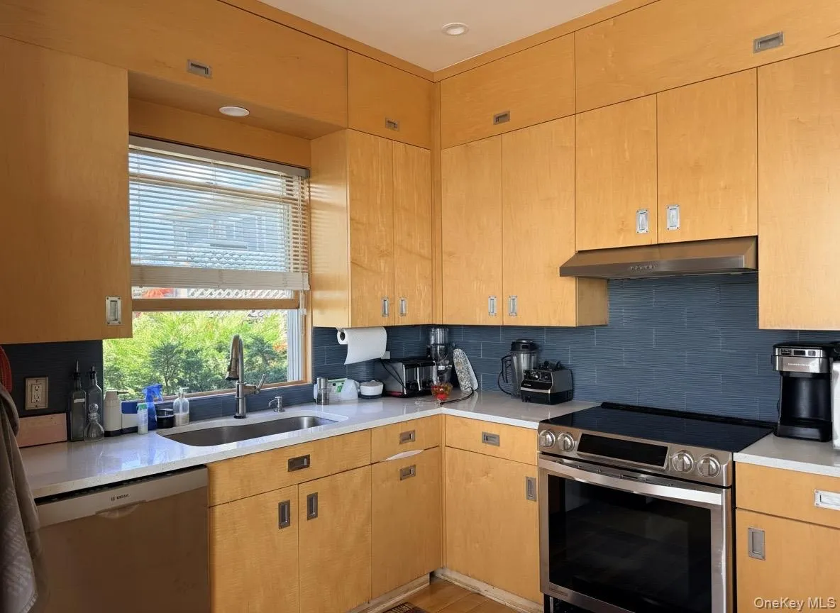 118 Bayview Walk, Brookhaven, NY, 3 Bedrooms Bedrooms, 5 Rooms Rooms,3 BathroomsBathrooms,Residential,For Rent,Bayview,0,1014328 118 Bayview Walk, Brookhaven, NY, 3 Bedrooms Bedrooms, 5 Rooms Rooms,3 BathroomsBathrooms,Residential,For Rent,Bayview,0,1014328