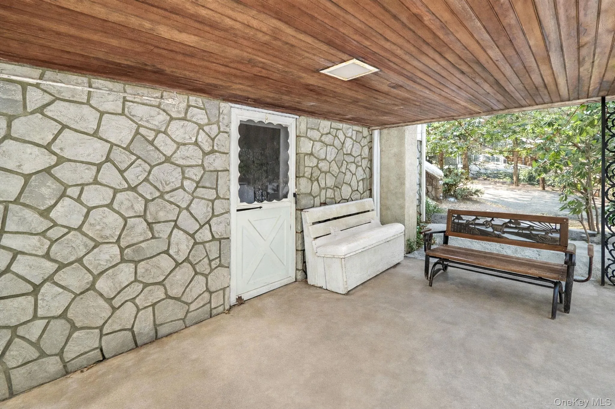 ...patio outside of the family room ...patio outside of the family room