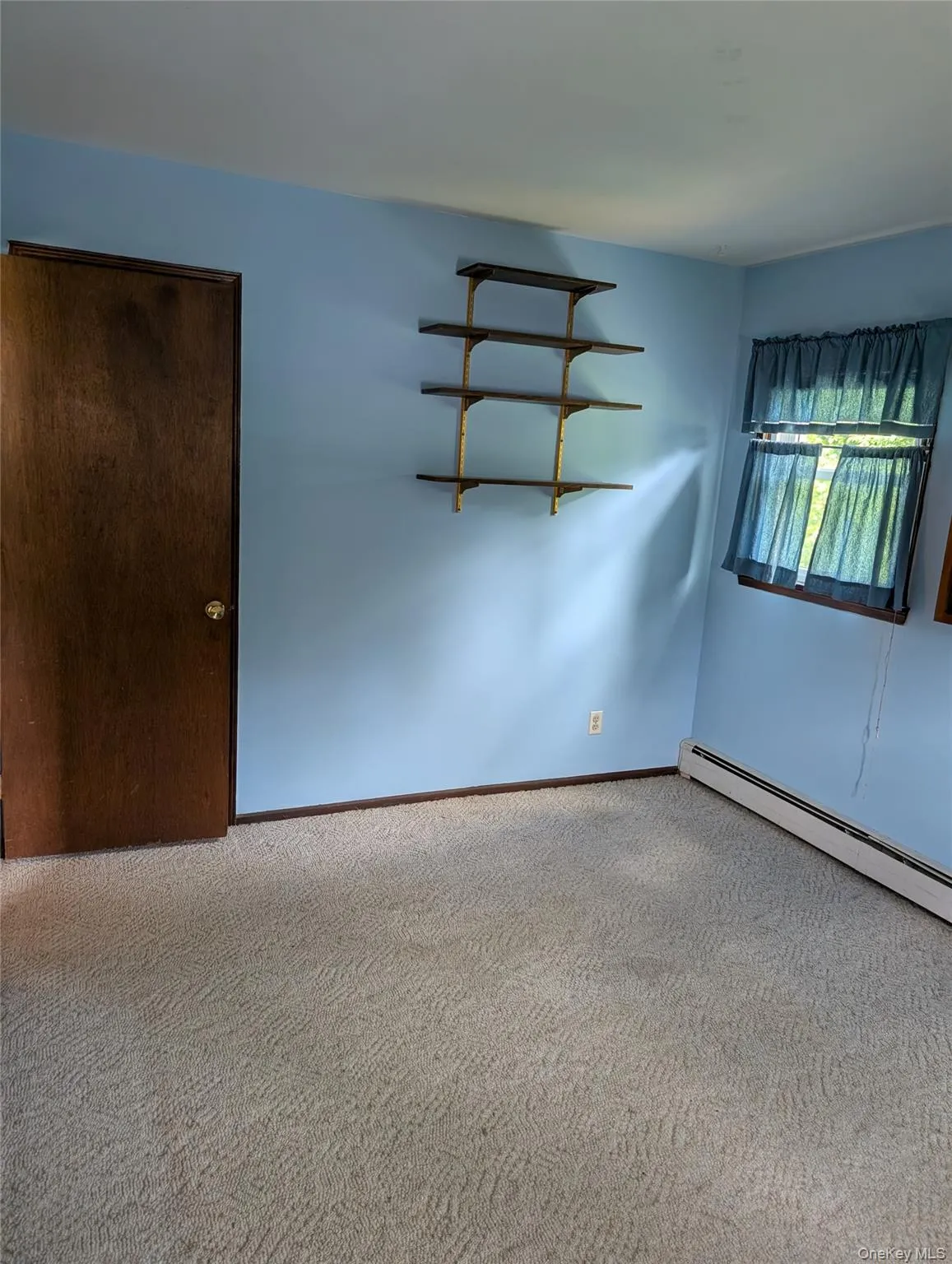 3rd bedroom top floor-closet 3rd bedroom top floor-closet