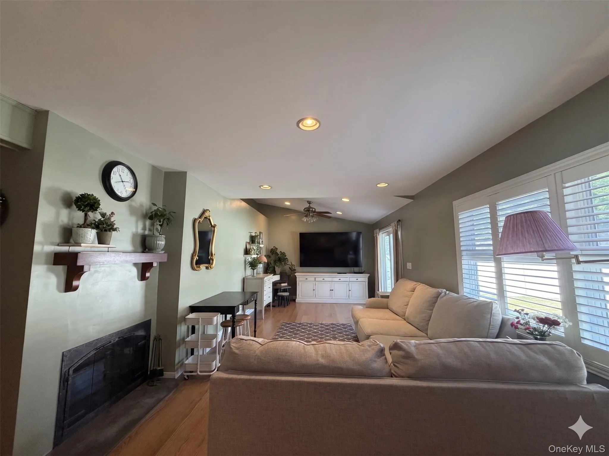 15 Elbow Lane, Hempstead, NY, 4 Bedrooms Bedrooms, 7 Rooms Rooms,2 BathroomsBathrooms,Residential Lease,For Rent,Elbow,0,1014333 15 Elbow Lane, Hempstead, NY, 4 Bedrooms Bedrooms, 7 Rooms Rooms,2 BathroomsBathrooms,Residential Lease,For Rent,Elbow,0,1014333