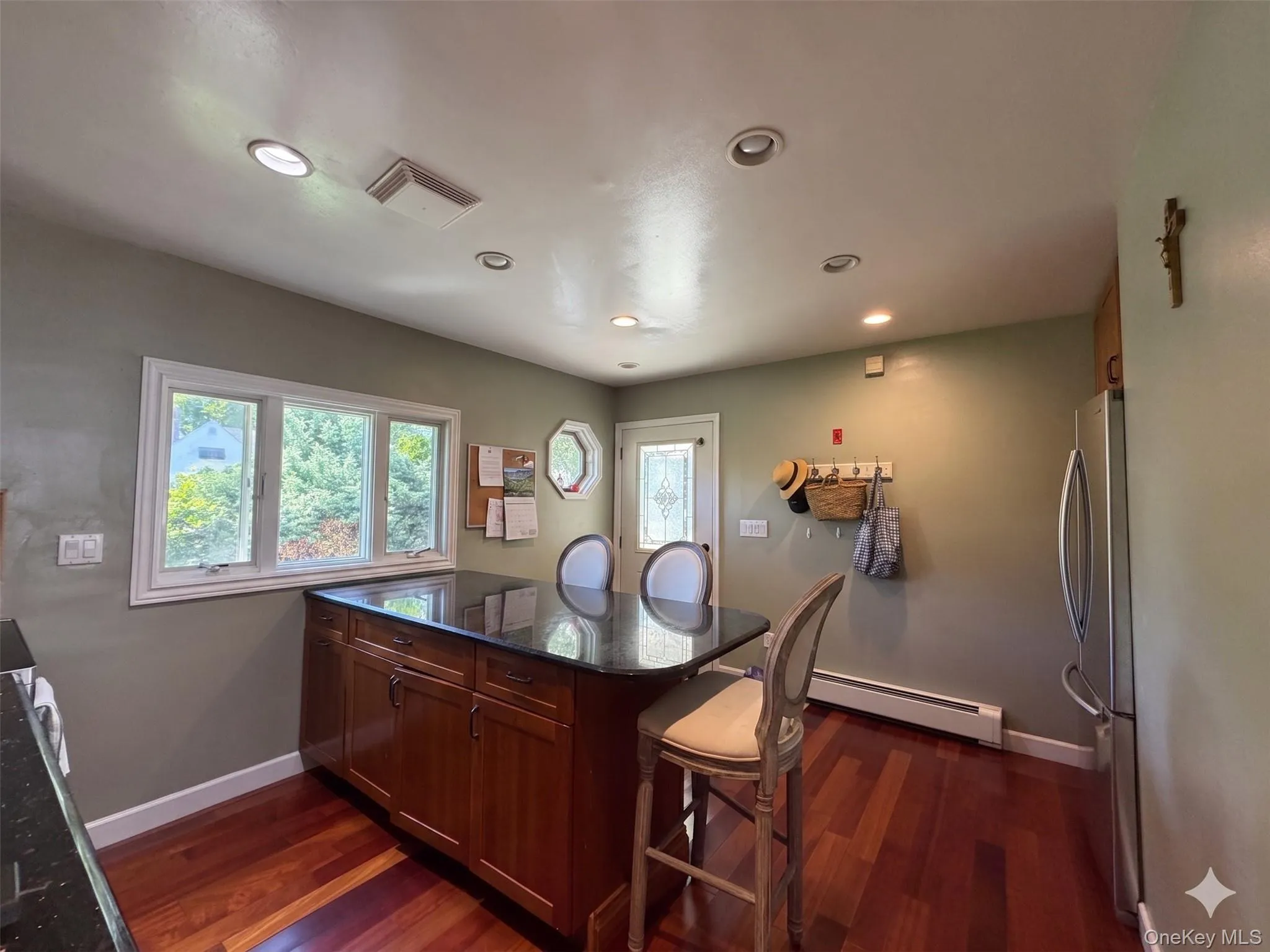 15 Elbow Lane, Hempstead, NY, 4 Bedrooms Bedrooms, 7 Rooms Rooms,2 BathroomsBathrooms,Residential Lease,For Rent,Elbow,0,1014333 15 Elbow Lane, Hempstead, NY, 4 Bedrooms Bedrooms, 7 Rooms Rooms,2 BathroomsBathrooms,Residential Lease,For Rent,Elbow,0,1014333