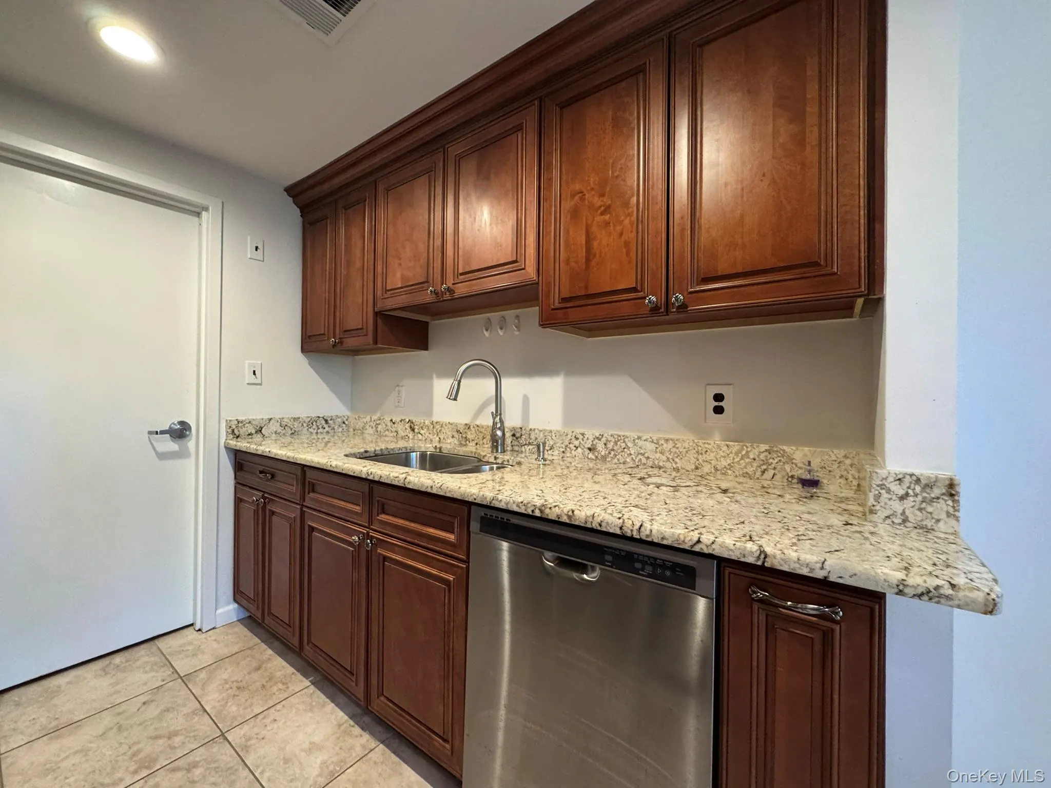 233 Sagamore Hills Drive, Brookhaven, NY, 2 Bedrooms Bedrooms, 7 Rooms Rooms,1 BathroomBathrooms,Residential,For Rent,Sagamore Hills,0,1014336 233 Sagamore Hills Drive, Brookhaven, NY, 2 Bedrooms Bedrooms, 7 Rooms Rooms,1 BathroomBathrooms,Residential,For Rent,Sagamore Hills,0,1014336