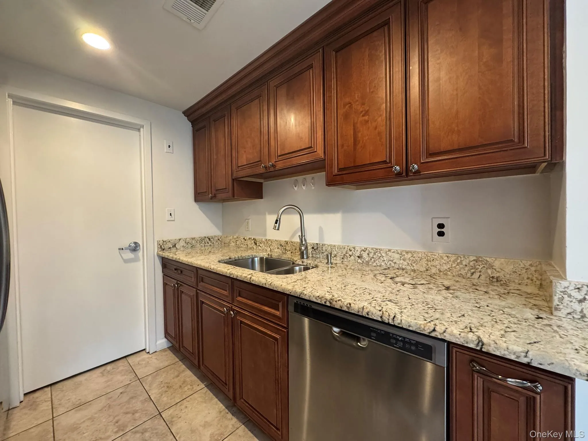 233 Sagamore Hills Drive, Brookhaven, NY, 2 Bedrooms Bedrooms, 7 Rooms Rooms,1 BathroomBathrooms,Residential,For Rent,Sagamore Hills,0,1014336 233 Sagamore Hills Drive, Brookhaven, NY, 2 Bedrooms Bedrooms, 7 Rooms Rooms,1 BathroomBathrooms,Residential,For Rent,Sagamore Hills,0,1014336