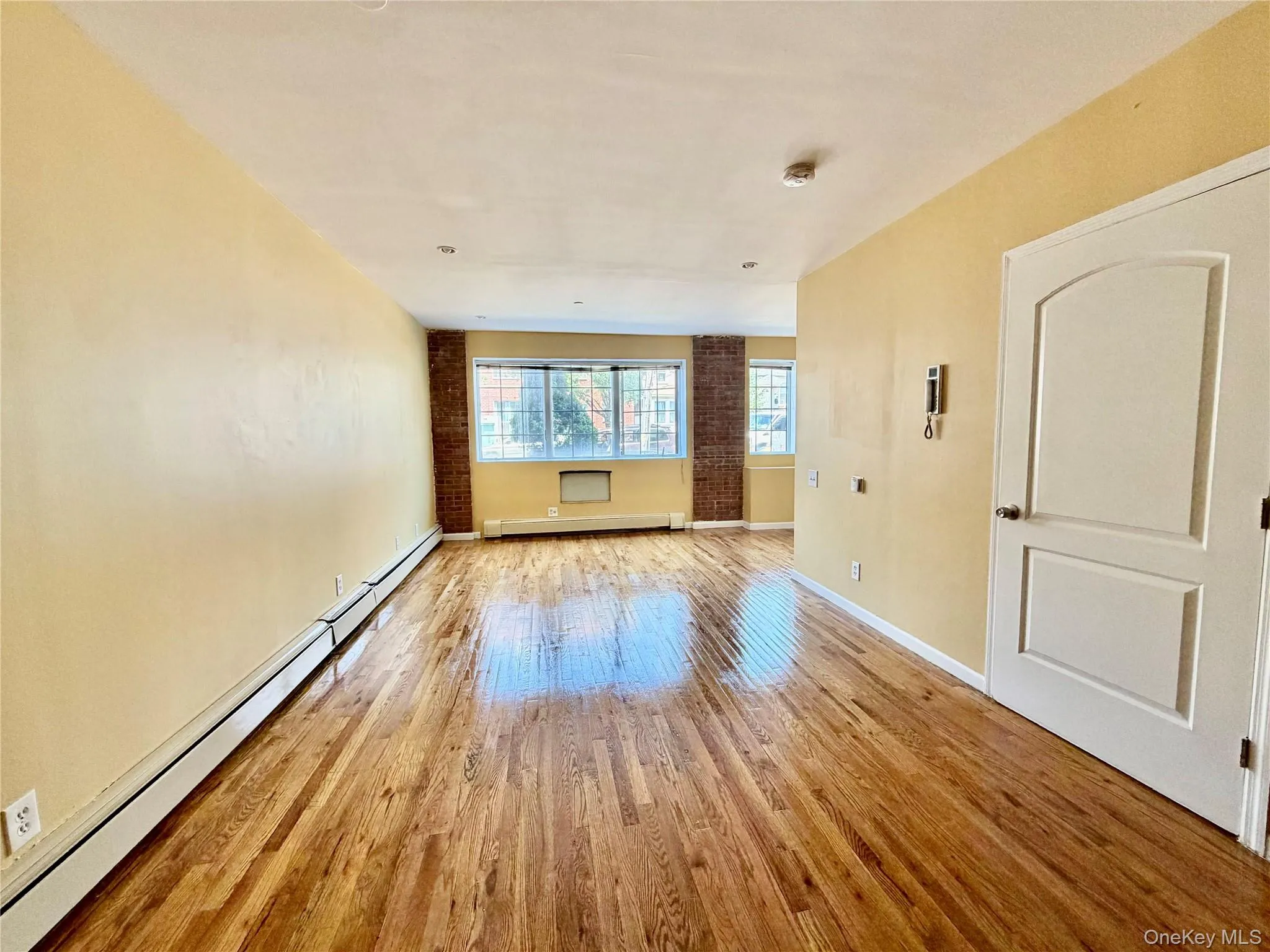 10422 39th Avenue, New York, NY, 2 Rooms Rooms,1 BathroomBathrooms,Residential Lease,For Rent,39th,0,1014341 10422 39th Avenue, New York, NY, 2 Rooms Rooms,1 BathroomBathrooms,Residential Lease,For Rent,39th,0,1014341