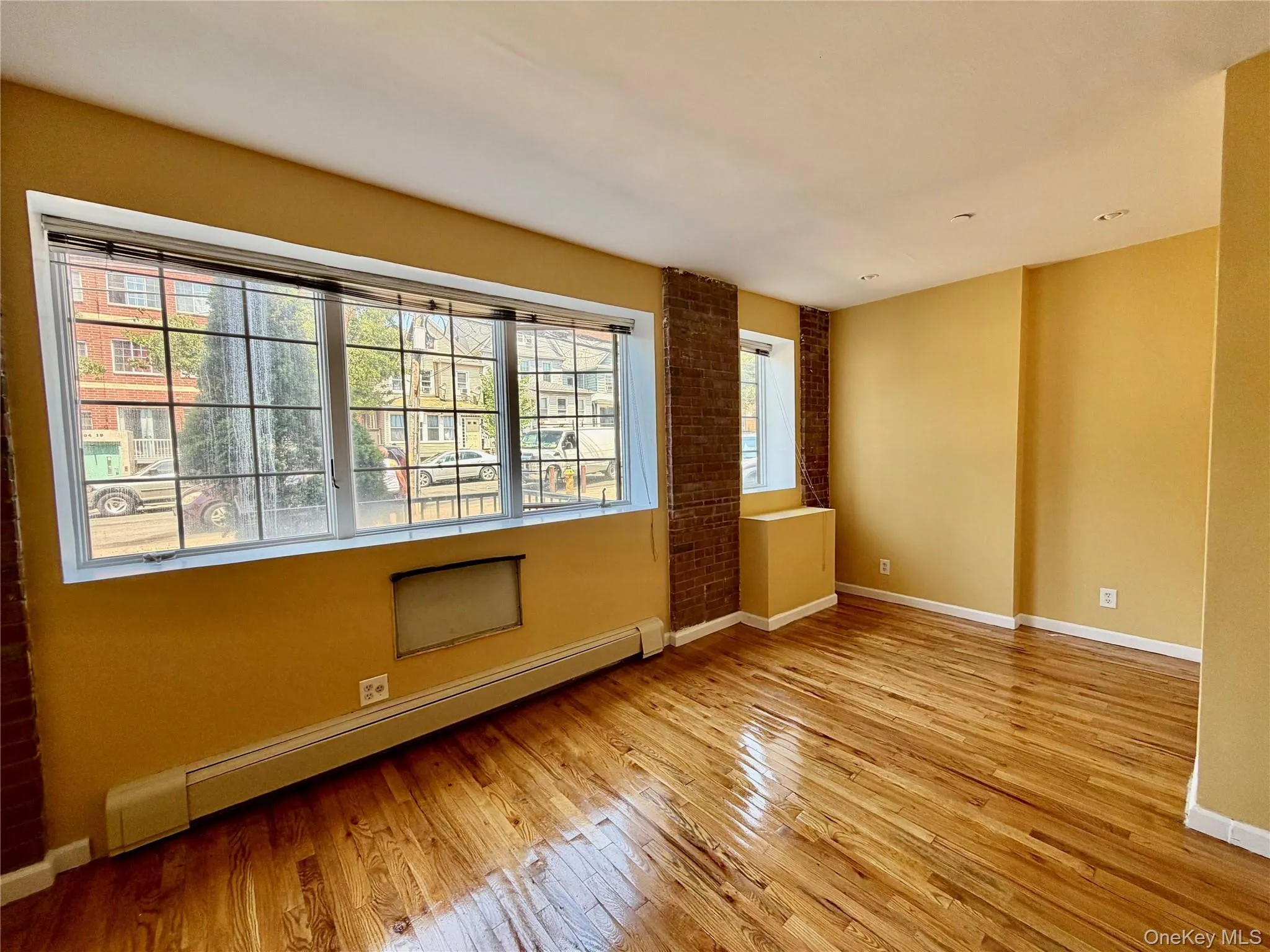 10422 39th Avenue, New York, NY, 2 Rooms Rooms,1 BathroomBathrooms,Residential Lease,For Rent,39th,0,1014341 10422 39th Avenue, New York, NY, 2 Rooms Rooms,1 BathroomBathrooms,Residential Lease,For Rent,39th,0,1014341