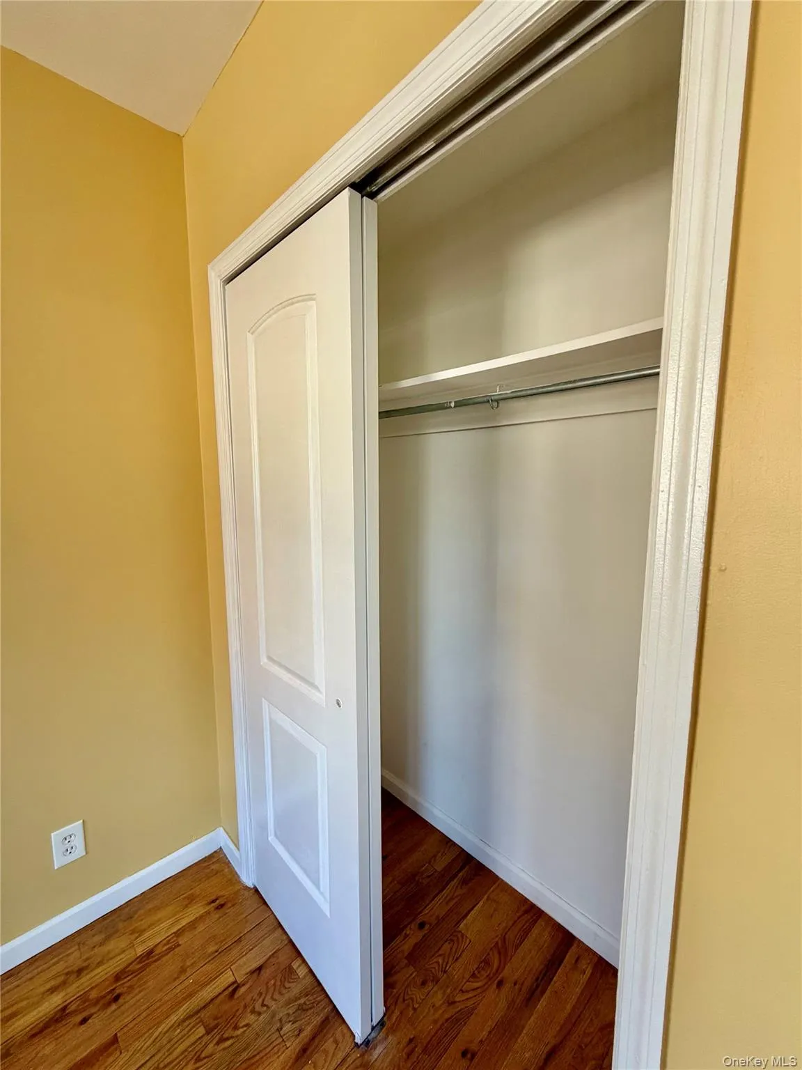 10422 39th Avenue, New York, NY, 2 Rooms Rooms,1 BathroomBathrooms,Residential Lease,For Rent,39th,0,1014341 10422 39th Avenue, New York, NY, 2 Rooms Rooms,1 BathroomBathrooms,Residential Lease,For Rent,39th,0,1014341