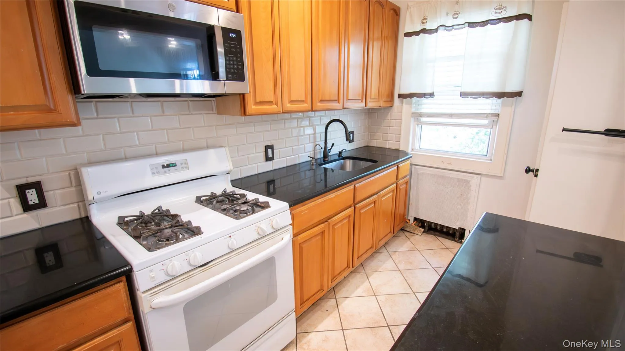 840 Seaman Avenue, Hempstead, NY, 2 Bedrooms Bedrooms, 4 Rooms Rooms,1 BathroomBathrooms,Residential Lease,For Rent,Seaman,0,1014344 840 Seaman Avenue, Hempstead, NY, 2 Bedrooms Bedrooms, 4 Rooms Rooms,1 BathroomBathrooms,Residential Lease,For Rent,Seaman,0,1014344