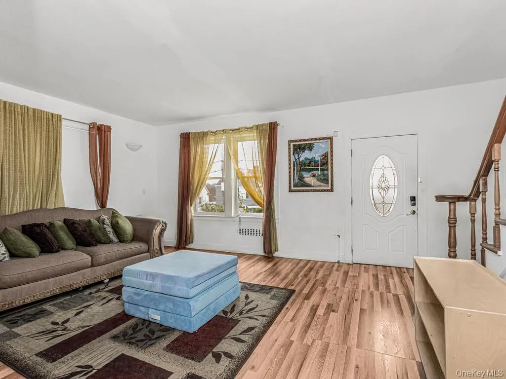 26 Normandy Road, Yonkers, NY, 5 Bedrooms Bedrooms, 10 Rooms Rooms,2 BathroomsBathrooms,Residential,For Rent,Normandy,0,1014347 26 Normandy Road, Yonkers, NY, 5 Bedrooms Bedrooms, 10 Rooms Rooms,2 BathroomsBathrooms,Residential,For Rent,Normandy,0,1014347